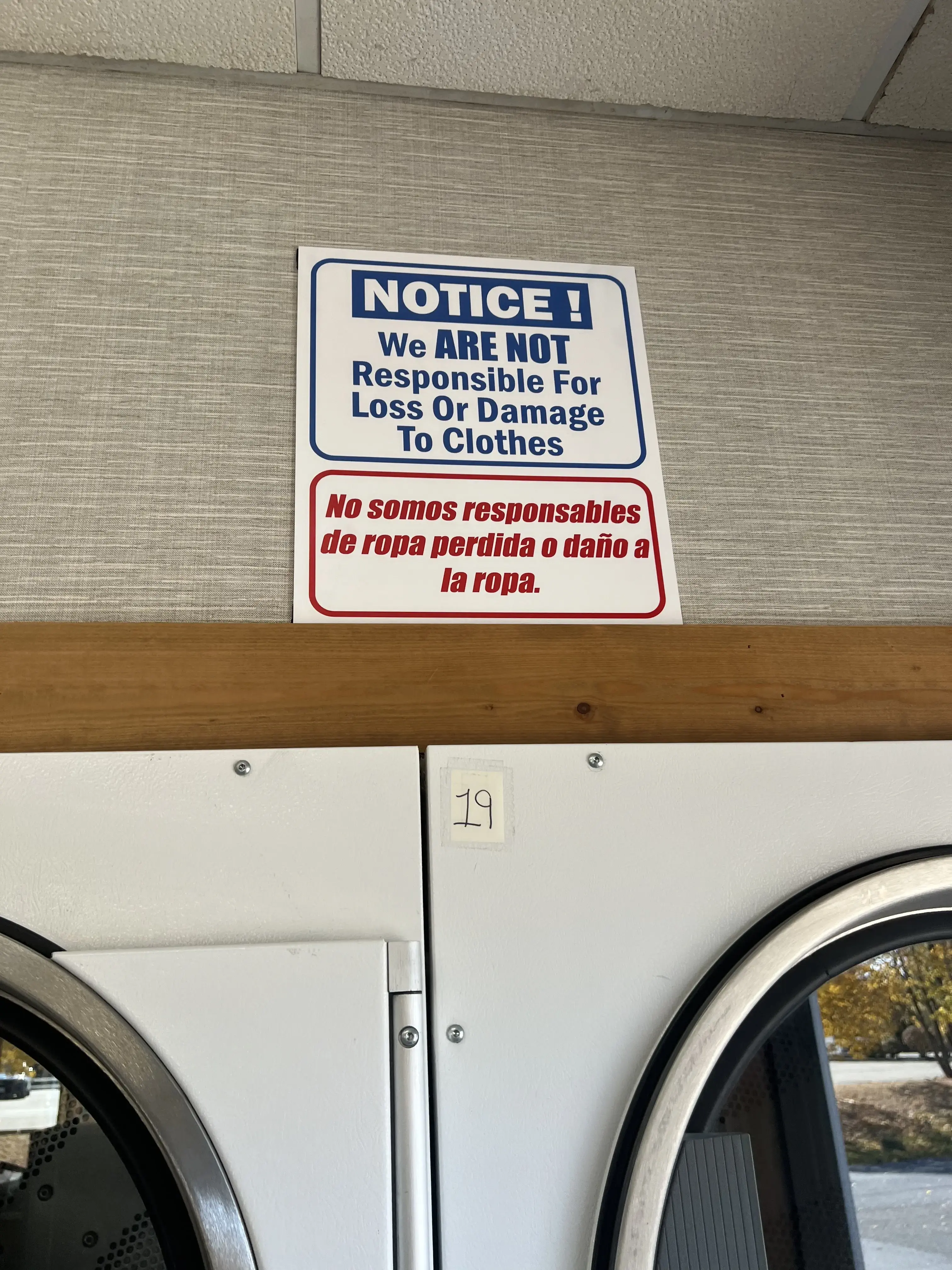 Foam & Wash Laundromat - Image 13