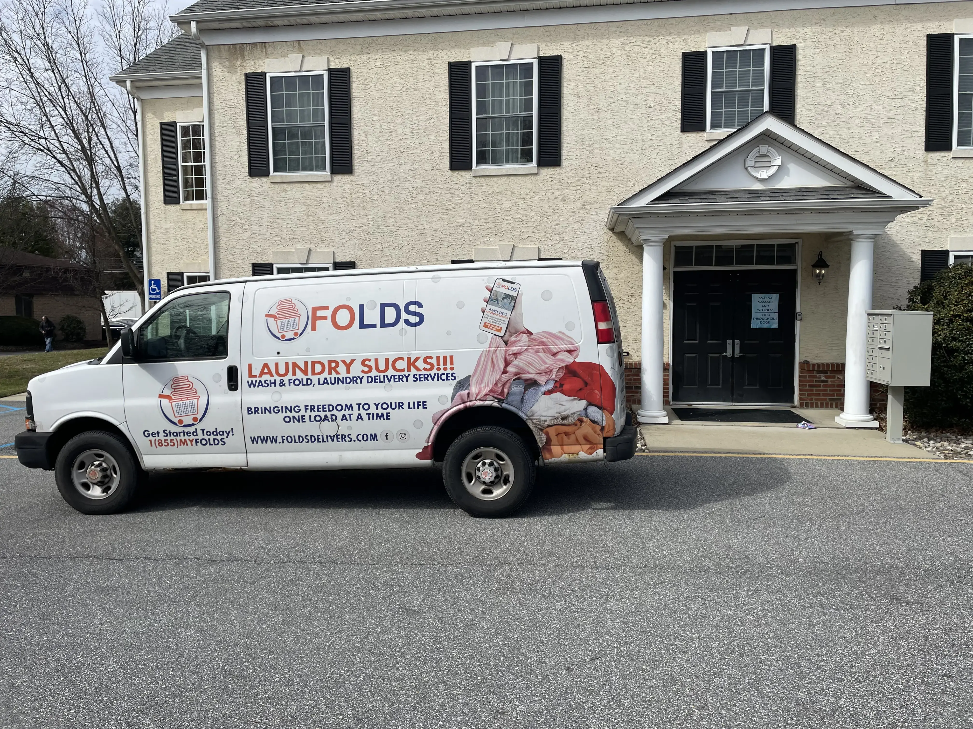 FOLDS Laundry Delivery Service/ FOLDS Wash House - Image 3