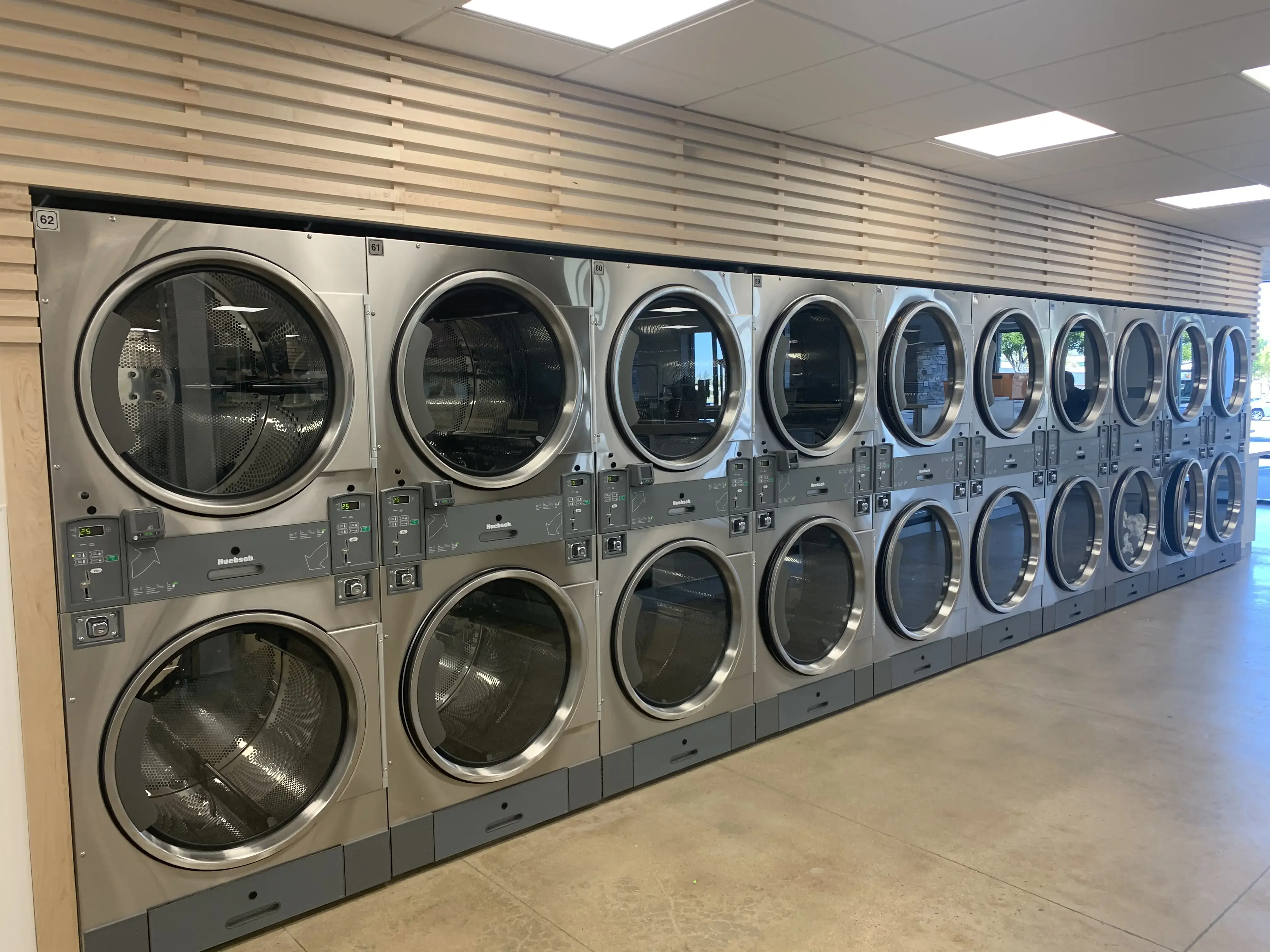 Foothill Laundry - Image 10