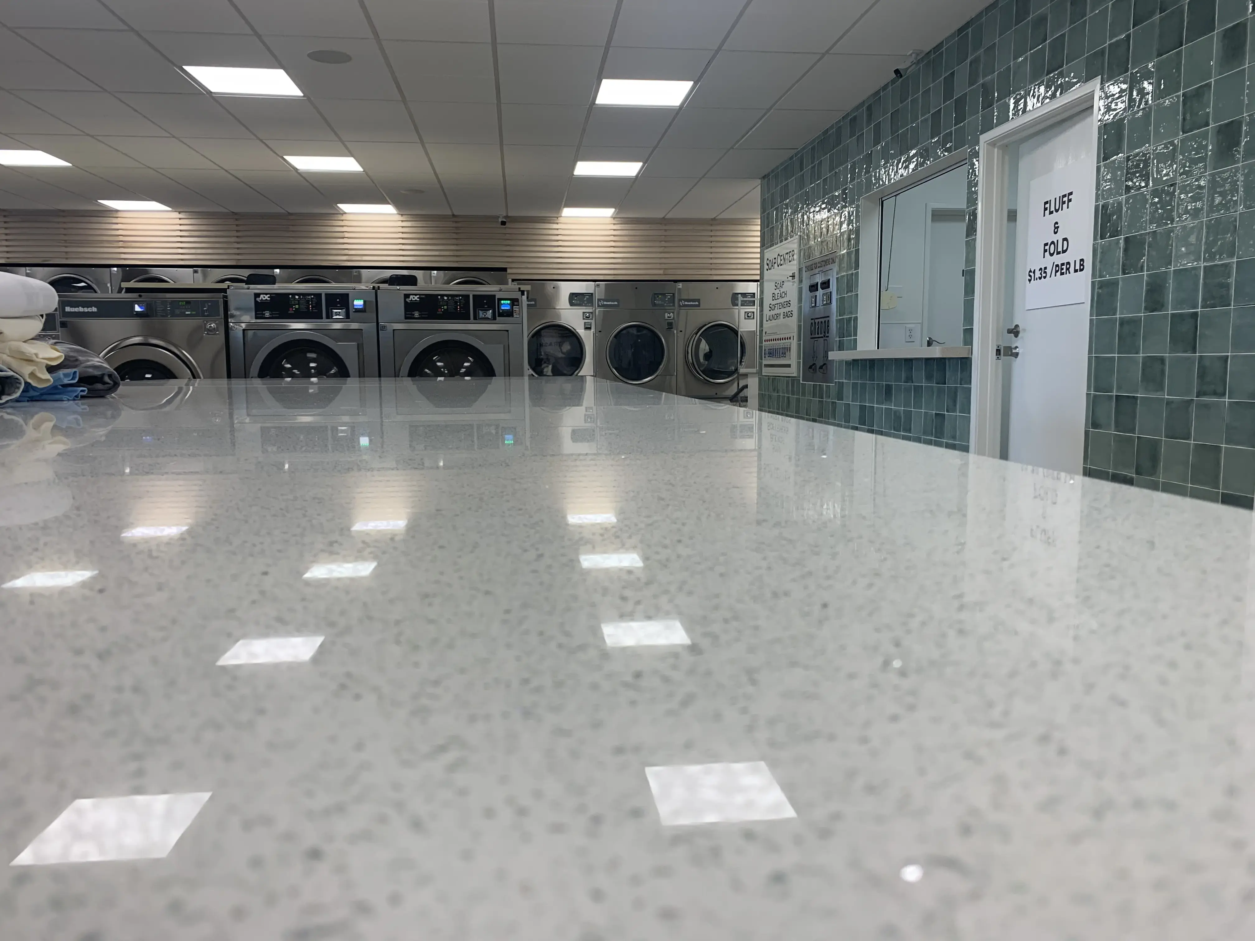 Foothill Laundry - Image 19