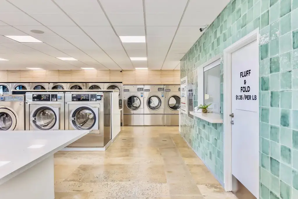 Foothill Laundry thumbnail 20