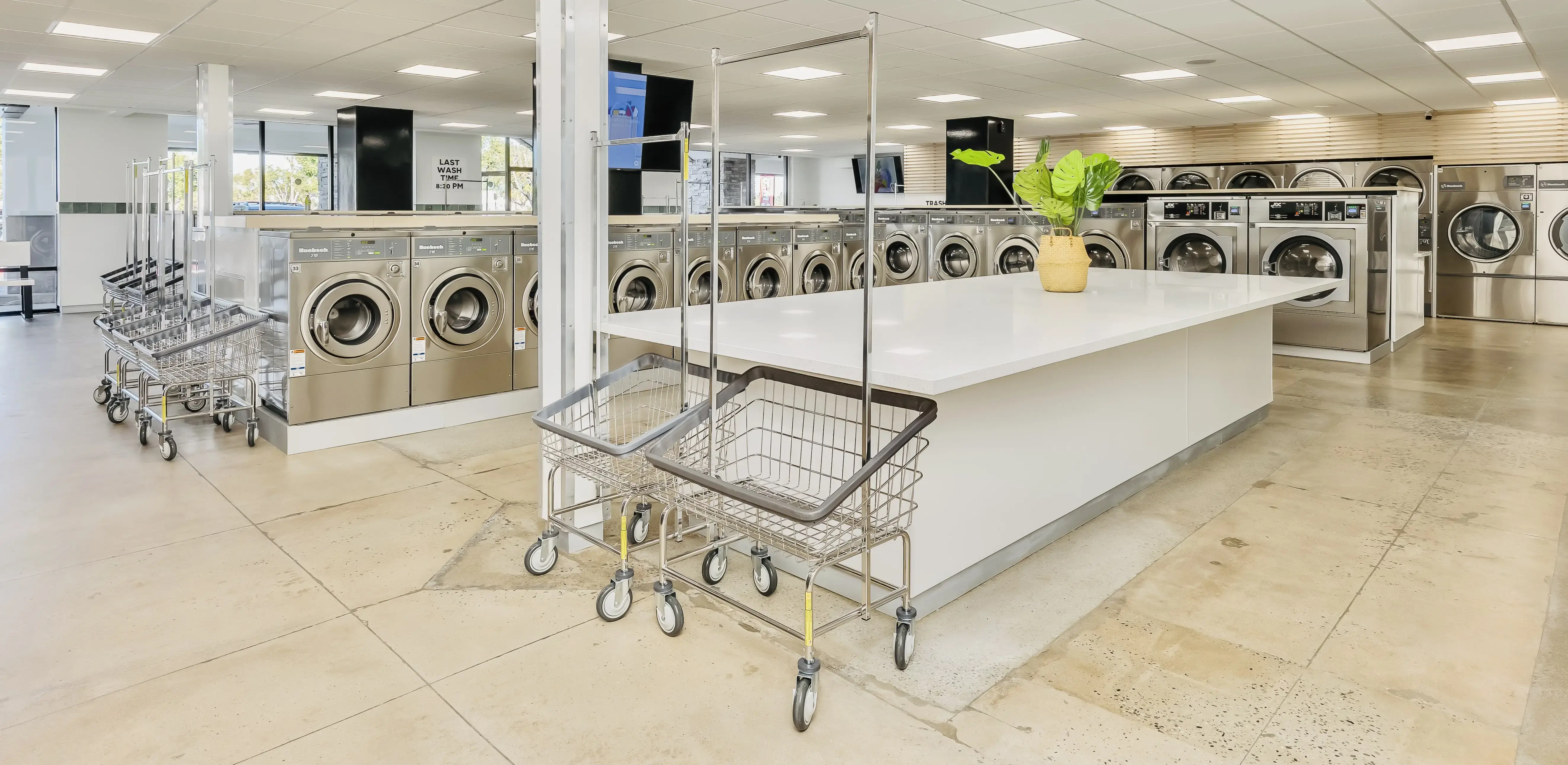 Foothill Laundry - Image 14