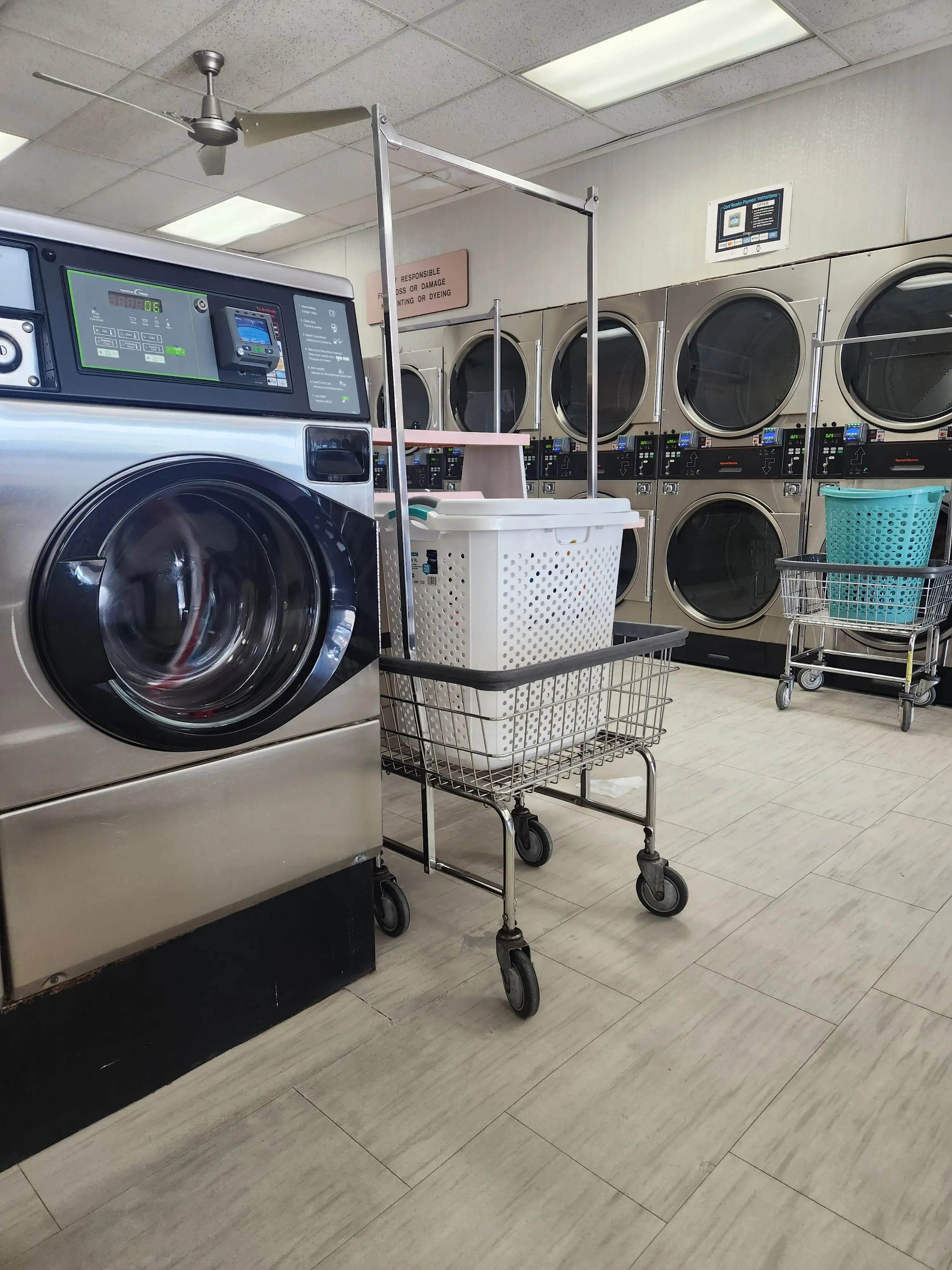 Footprints Laundromat thumbnail 2