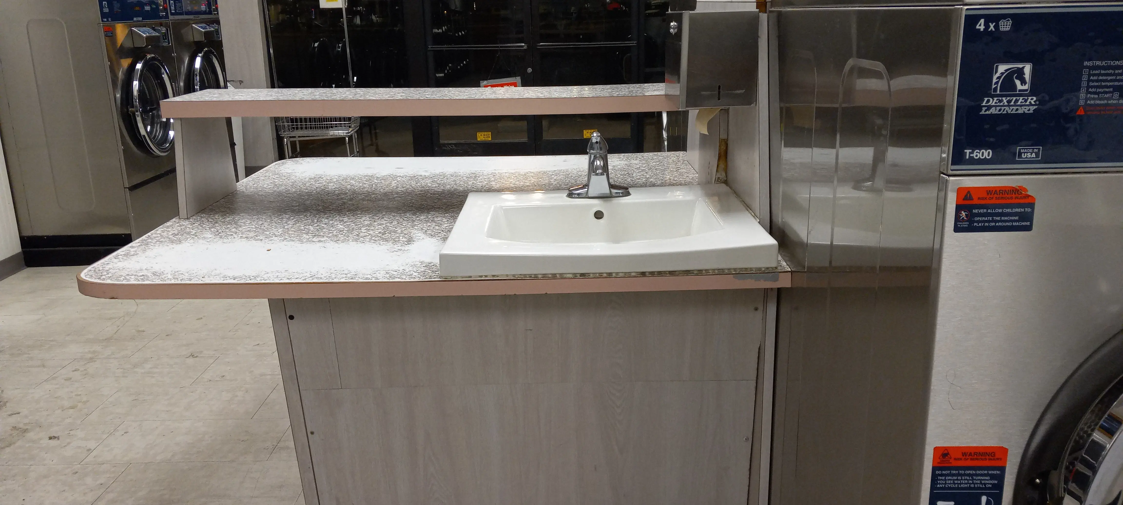 Footprints Laundromat thumbnail 7