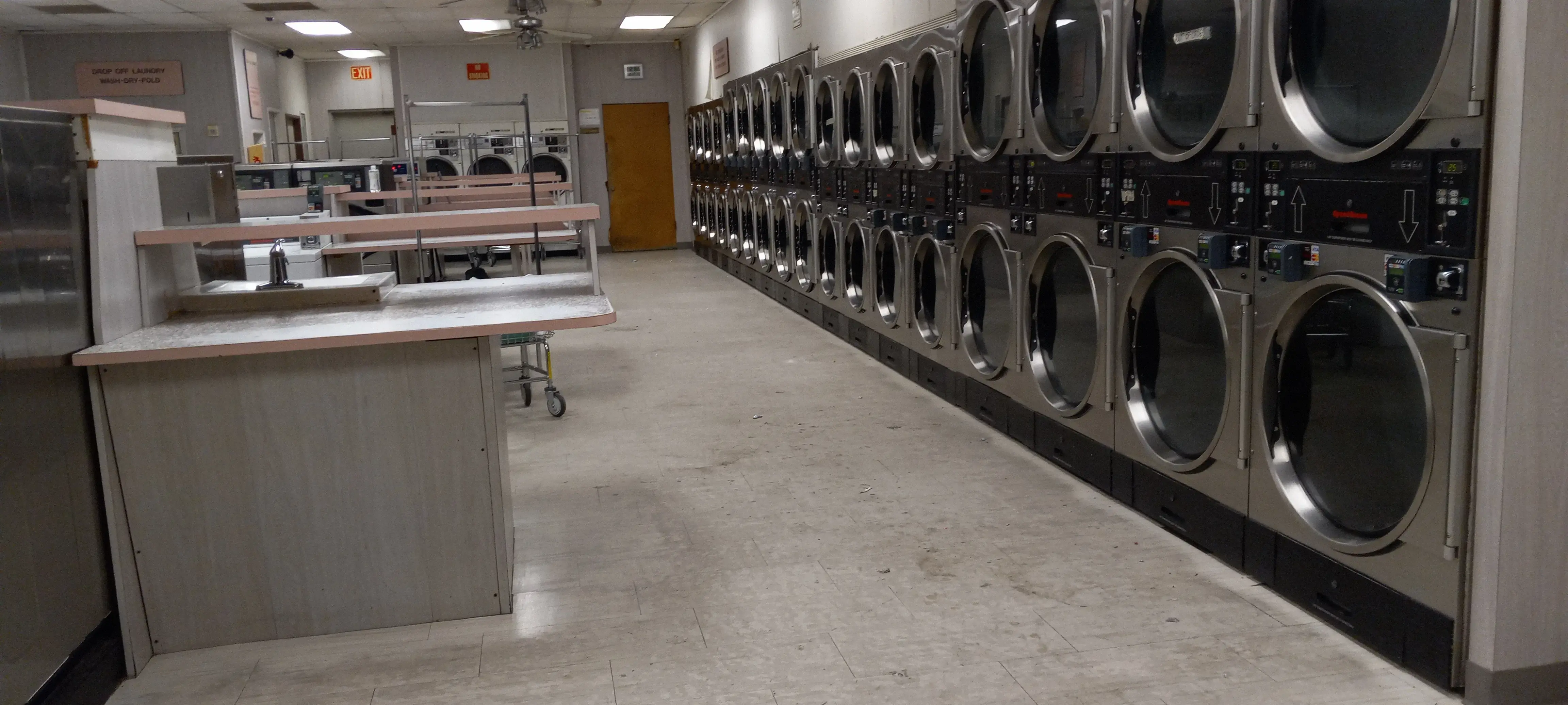 Footprints Laundromat - Image 18