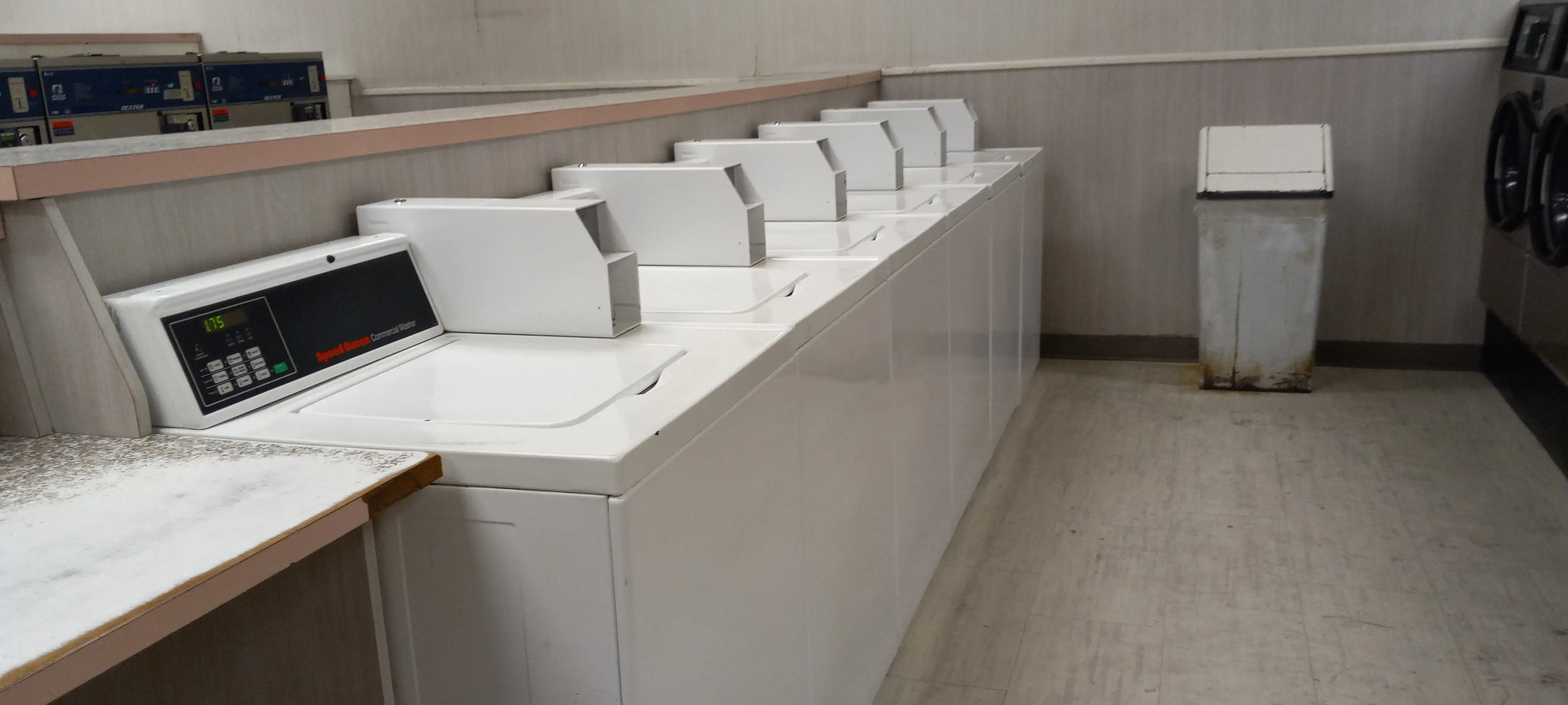 Footprints Laundromat - Image 8