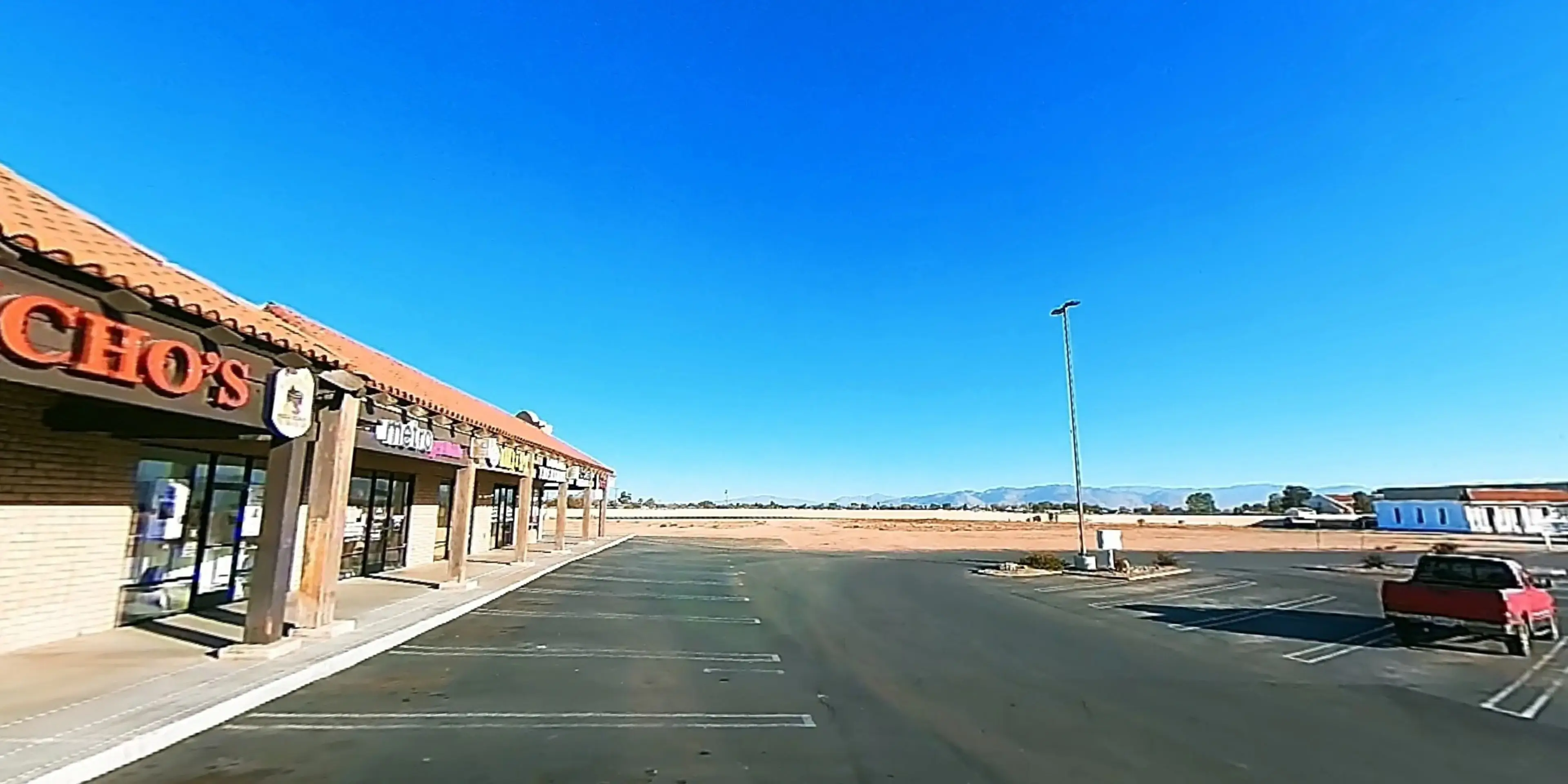 Footprints Laundromat thumbnail 10