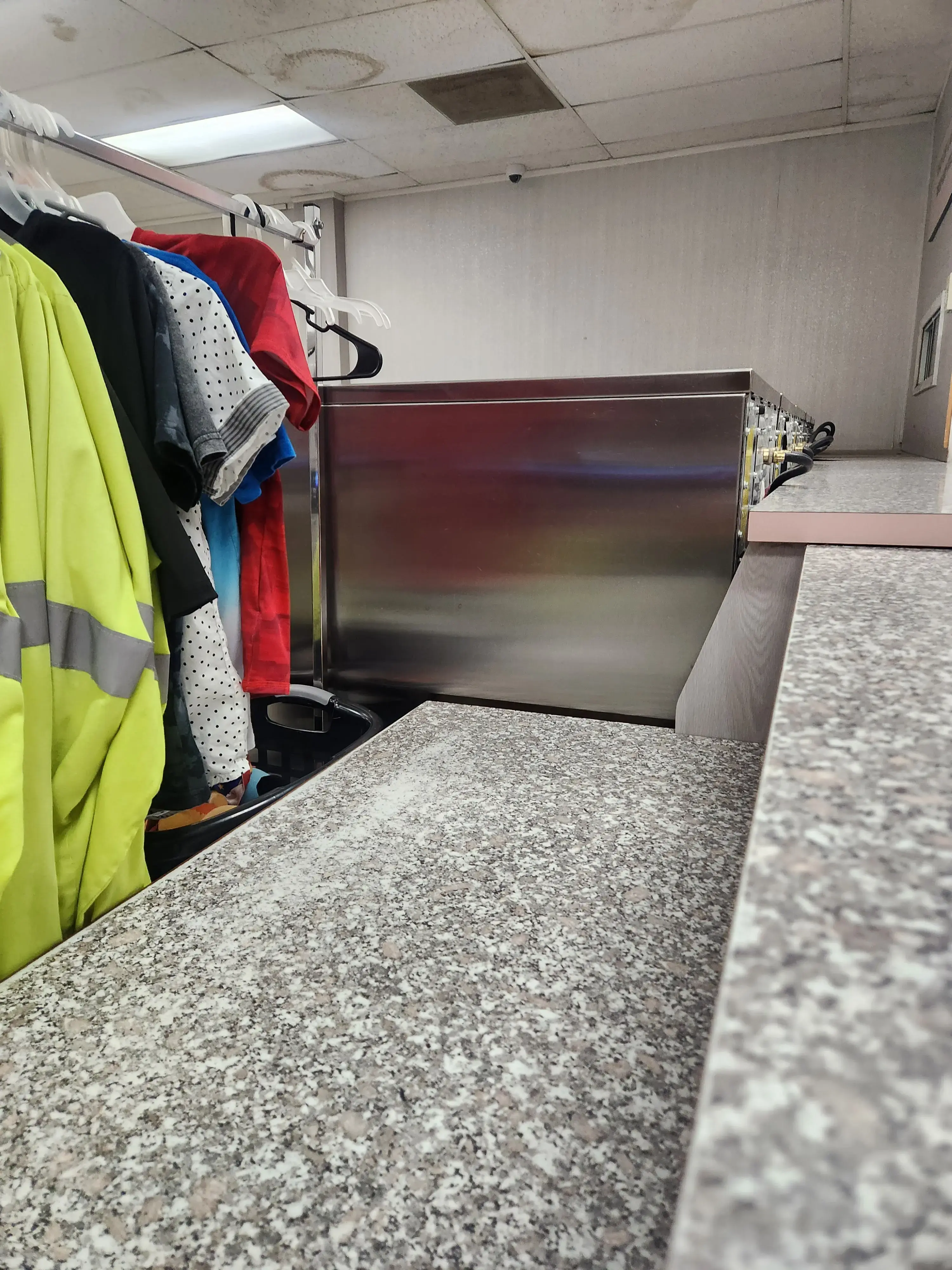 Footprints Laundromat thumbnail 6