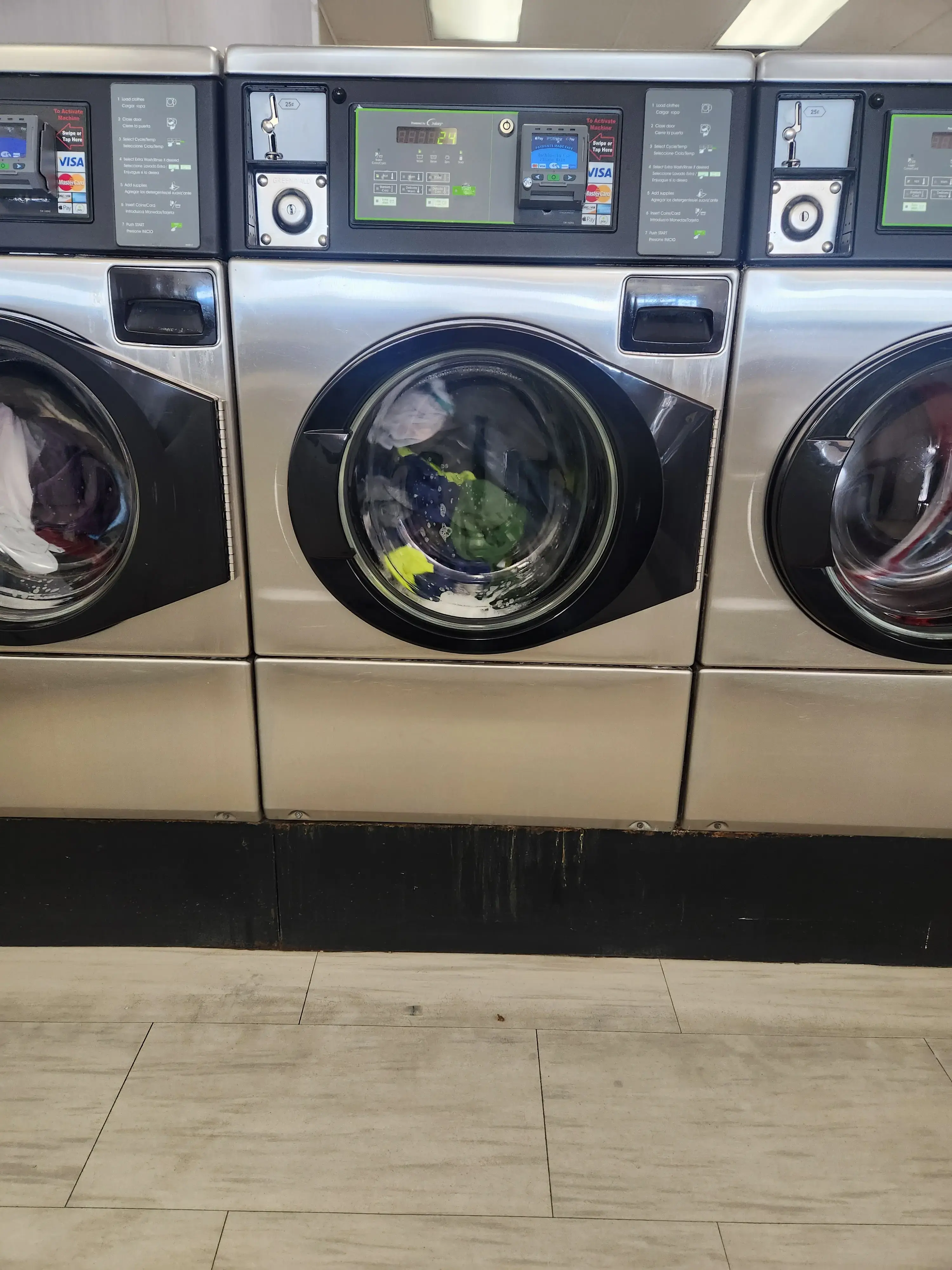 Footprints Laundromat thumbnail 17