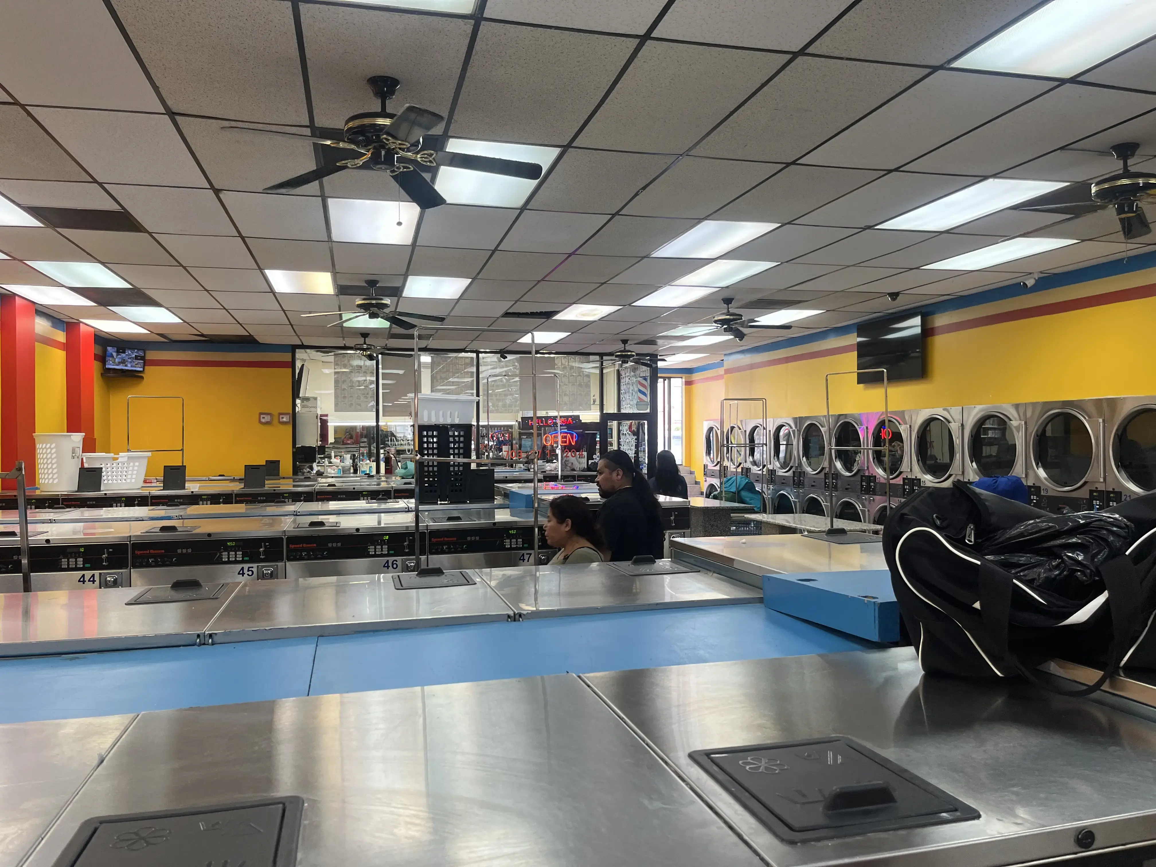 Forest 24 Hour Laundromat - Image 9