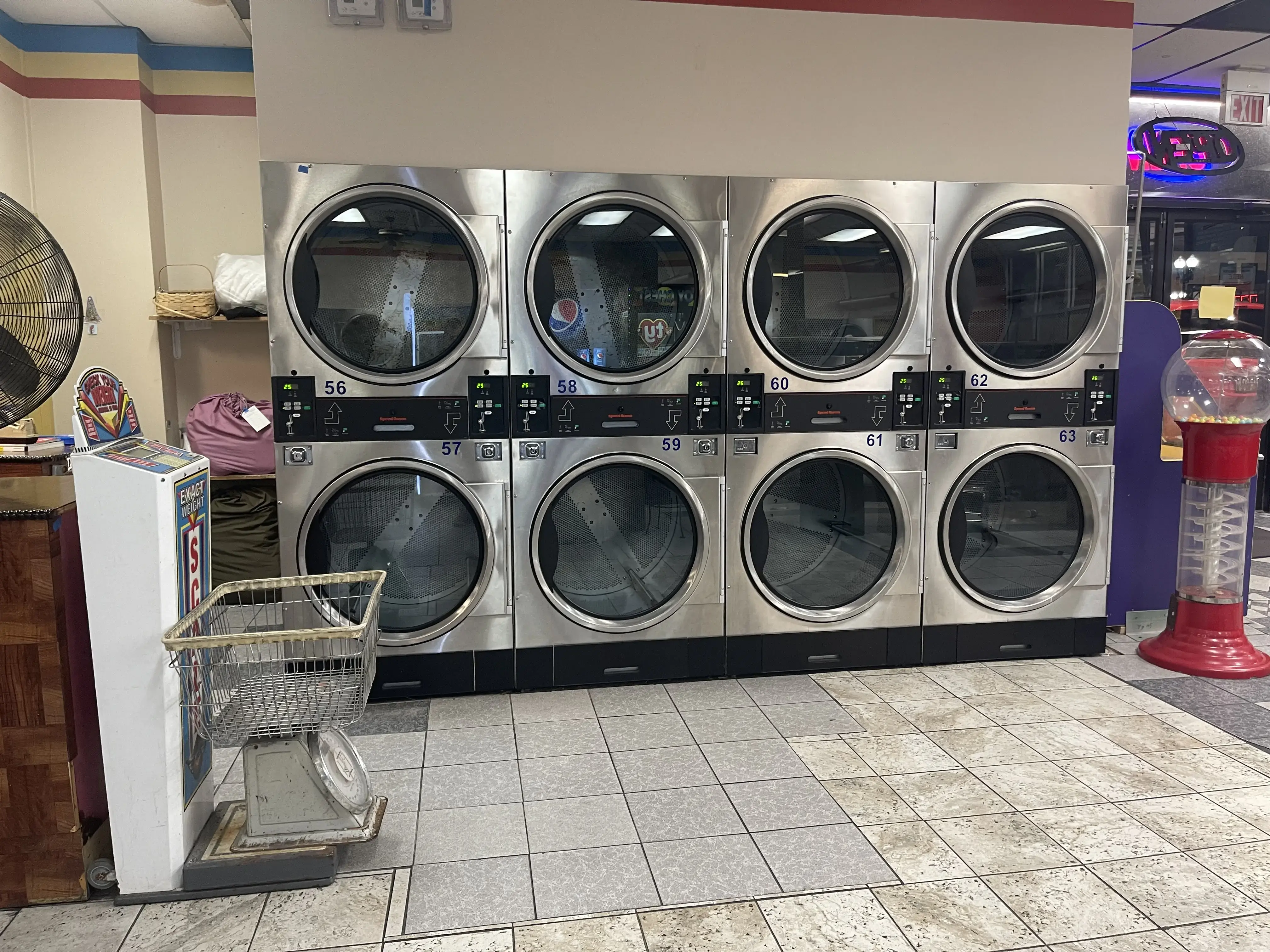 Forest 24 Hour Laundromat thumbnail 7