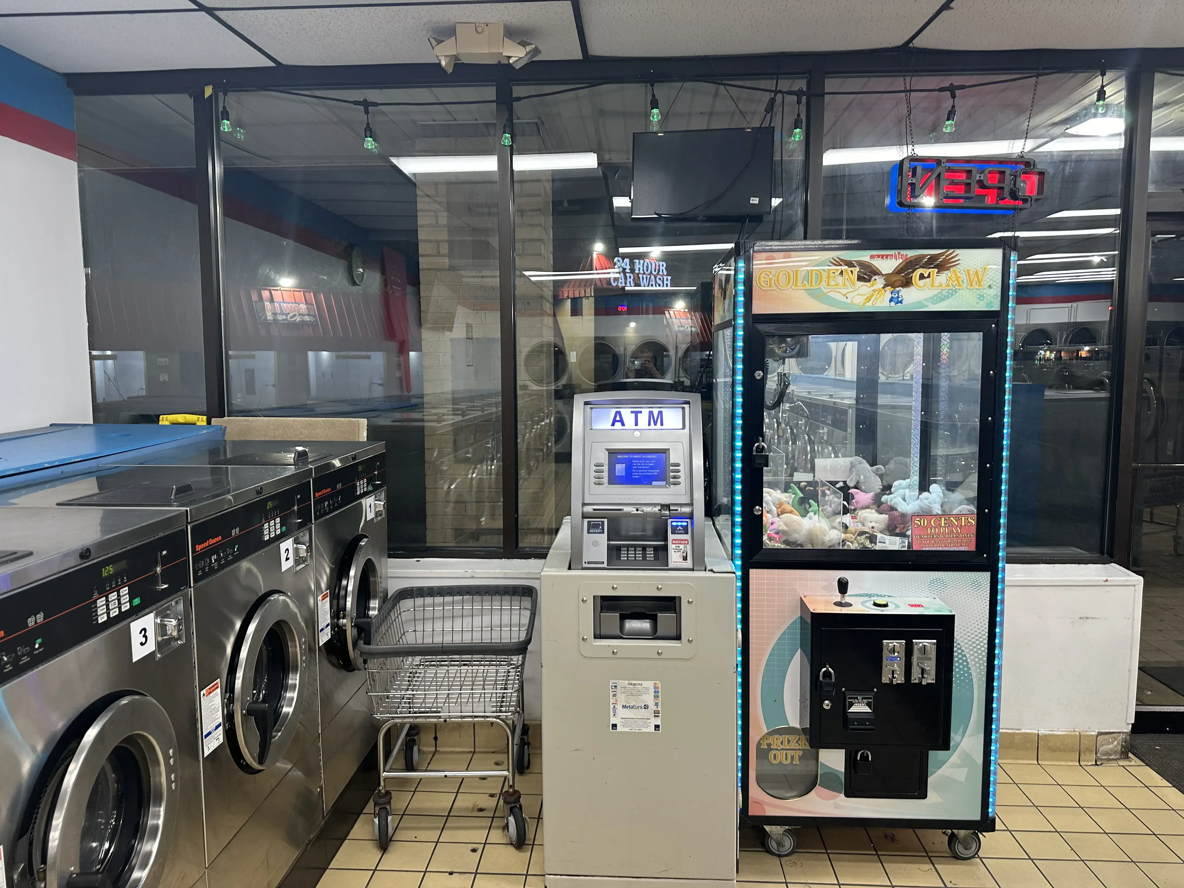 Forest 24 Hour Laundromat thumbnail 18