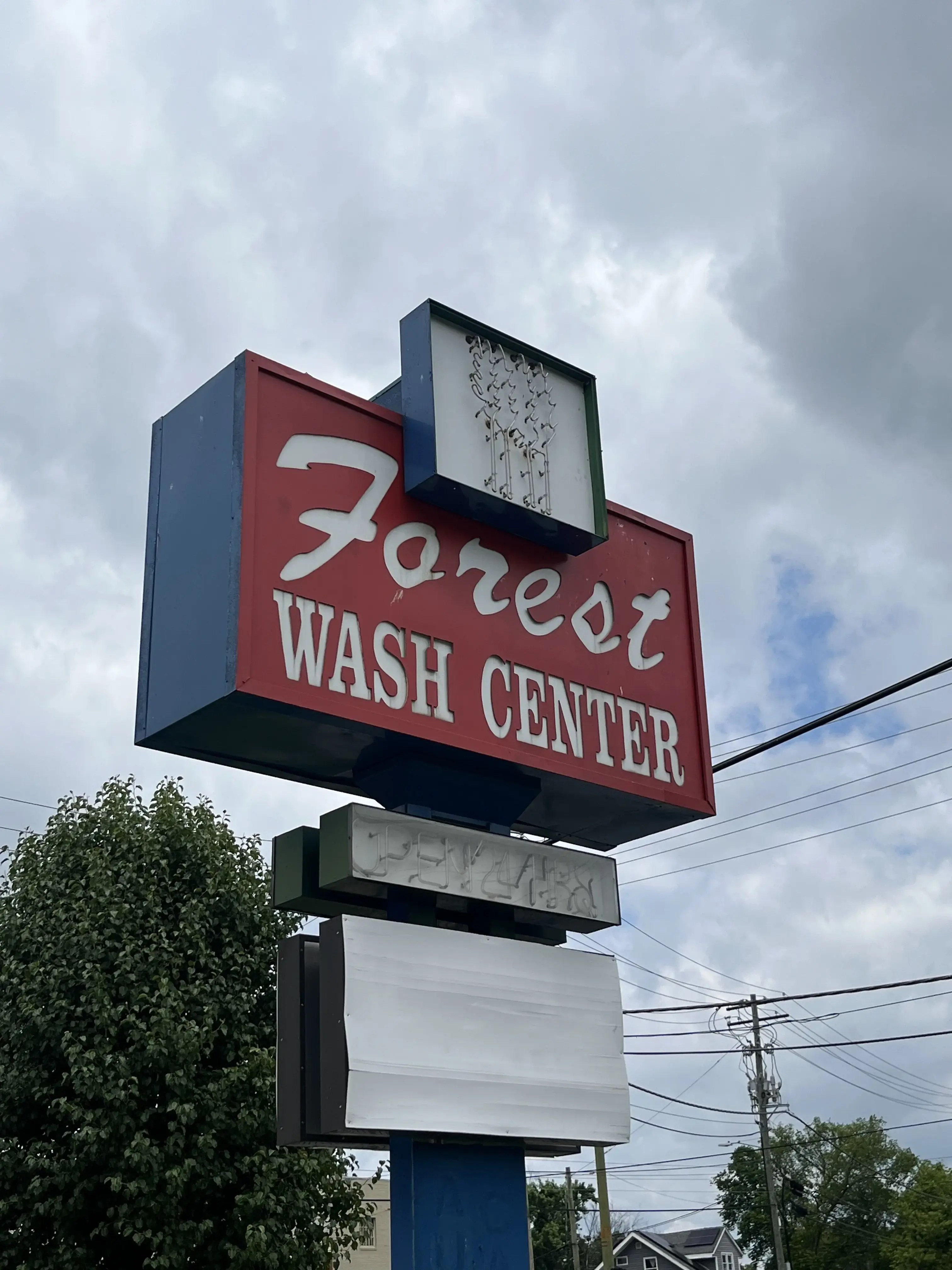 Forest 24 Hour Laundromat thumbnail 8