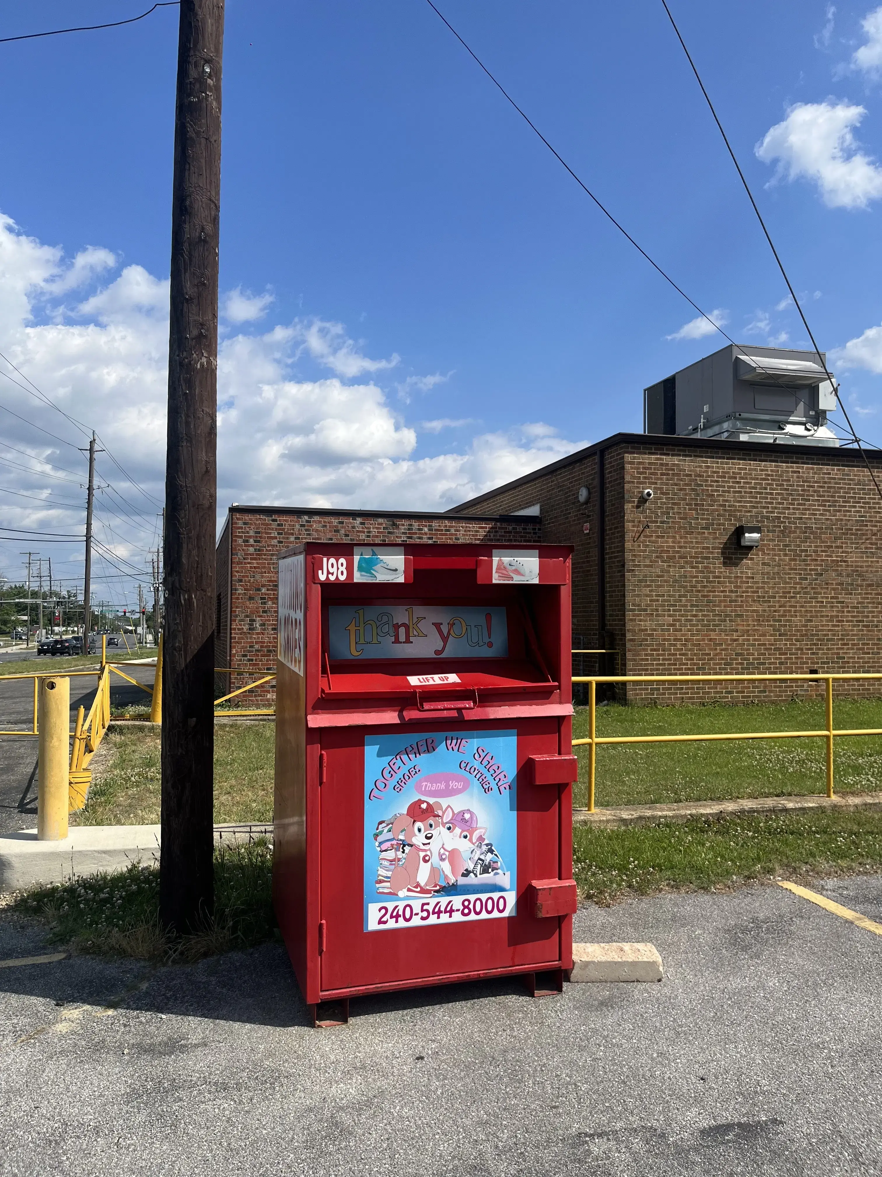 Forest 24 Hour Laundromat - Image 8