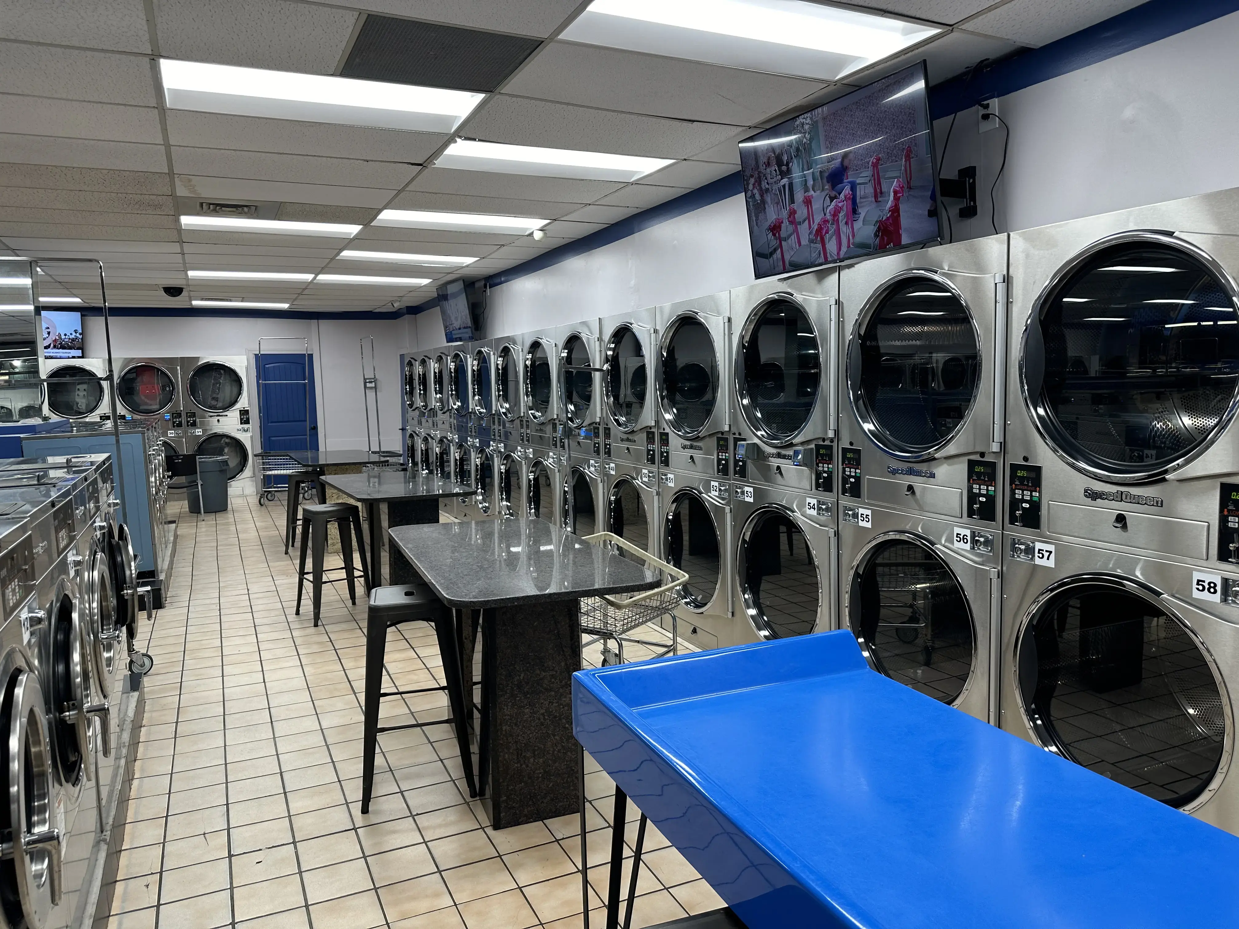 Forest 24 Hour Laundromat thumbnail 3