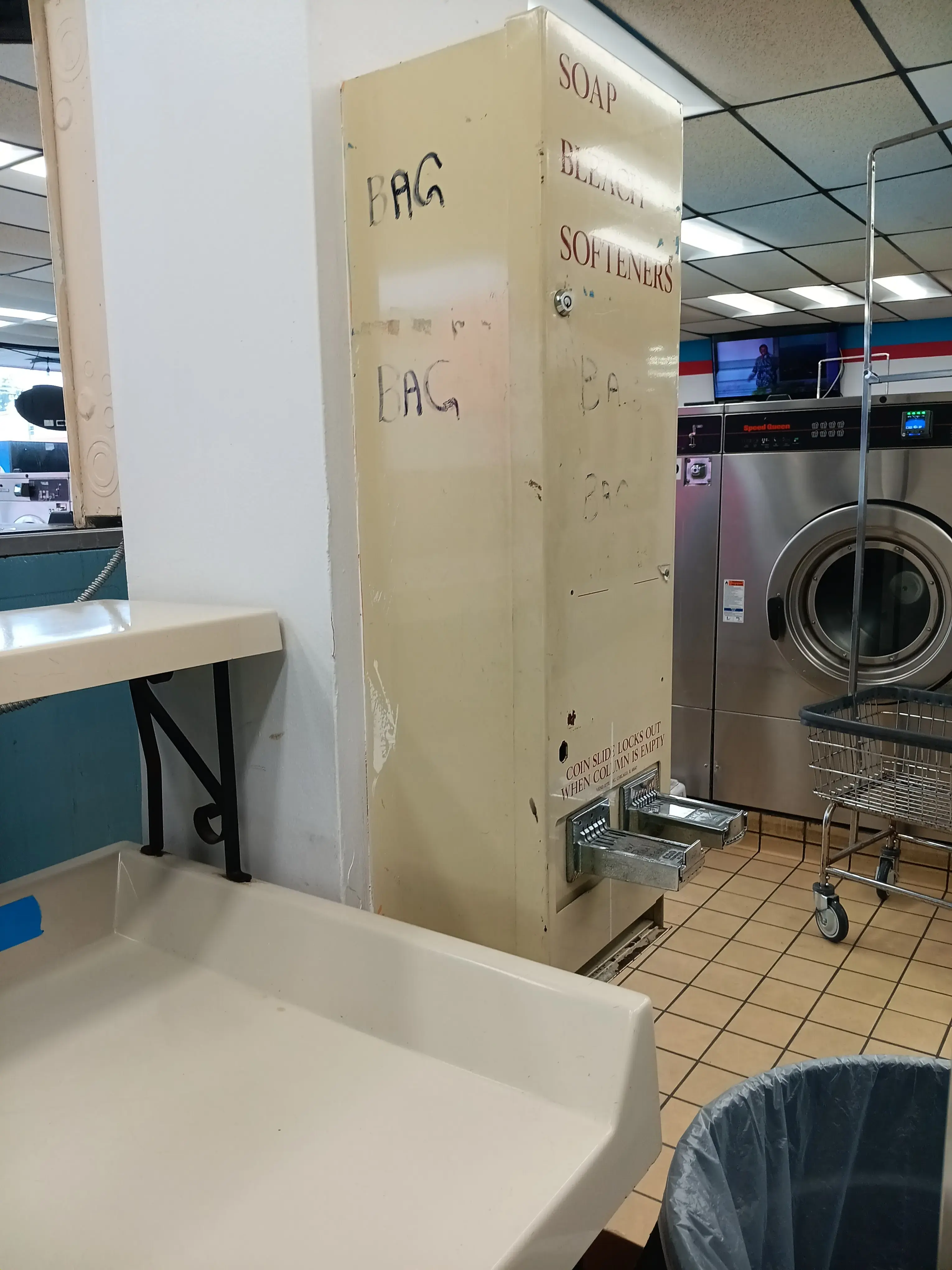 Forest 24 Hour Laundromat thumbnail 10