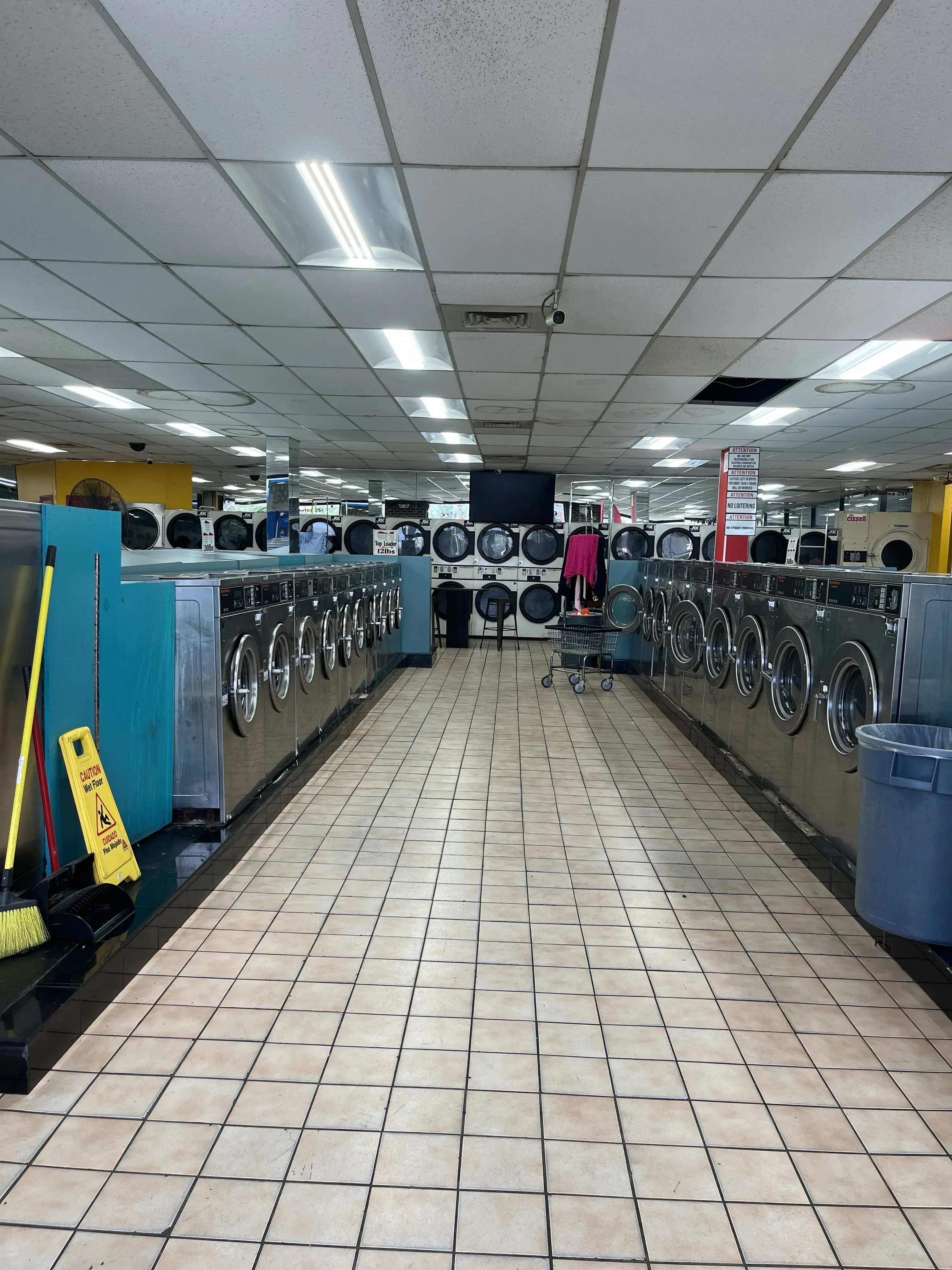 Forest 24 Hour Laundromat thumbnail 10