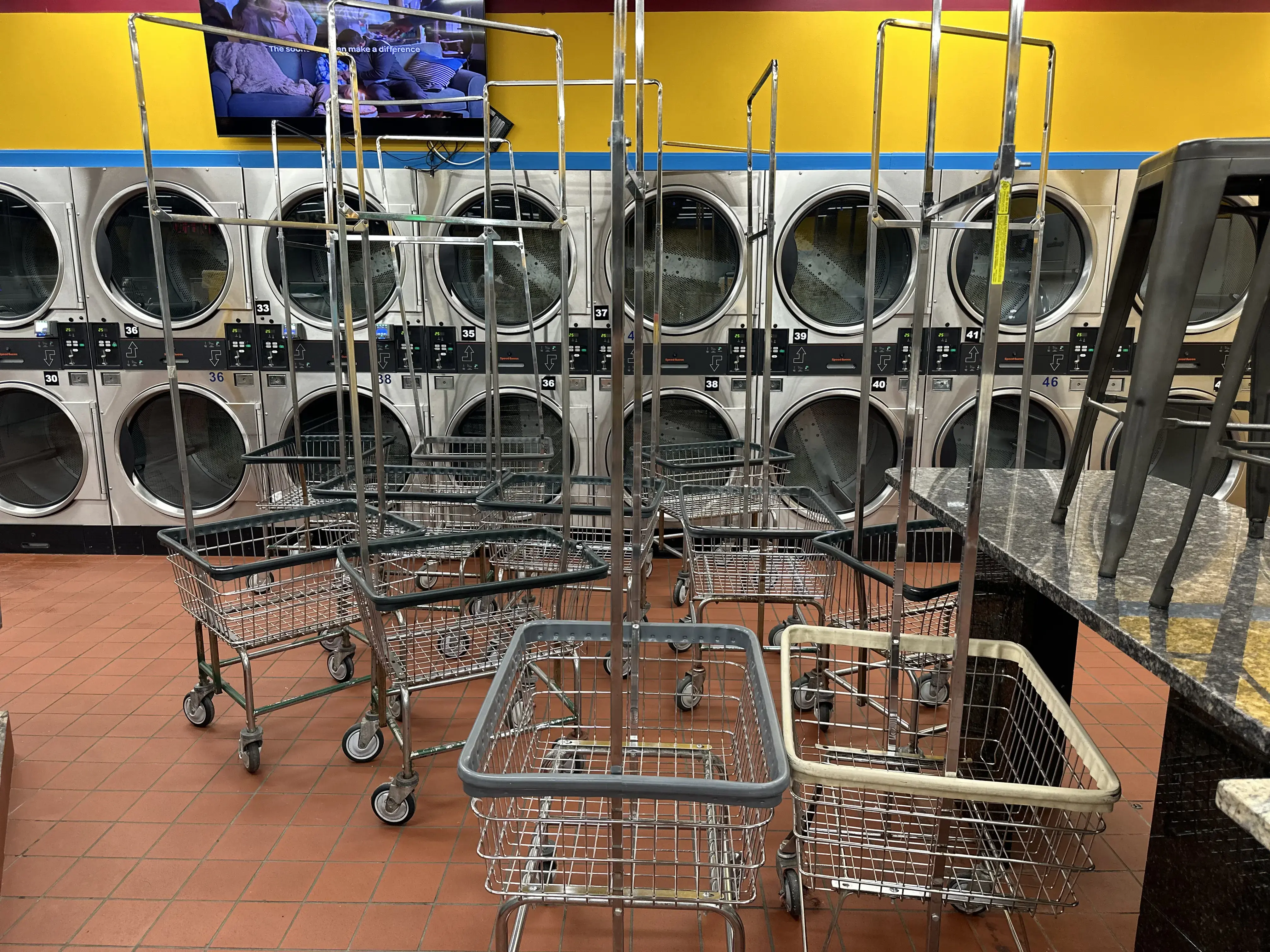 Forest 24 Hour Laundromat - Image 10