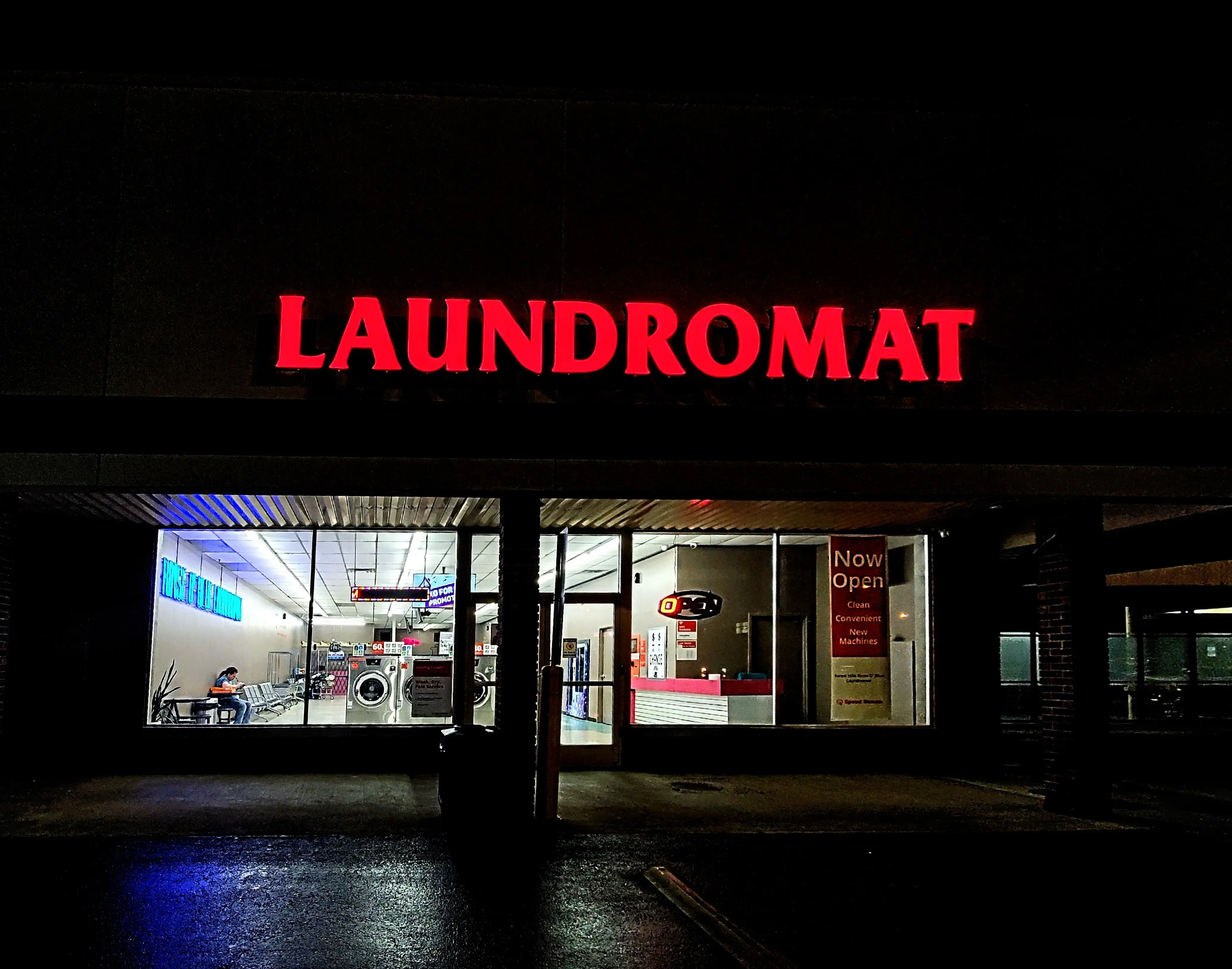 Forest Hills Rinse O' Blue Laundromat - Image 13