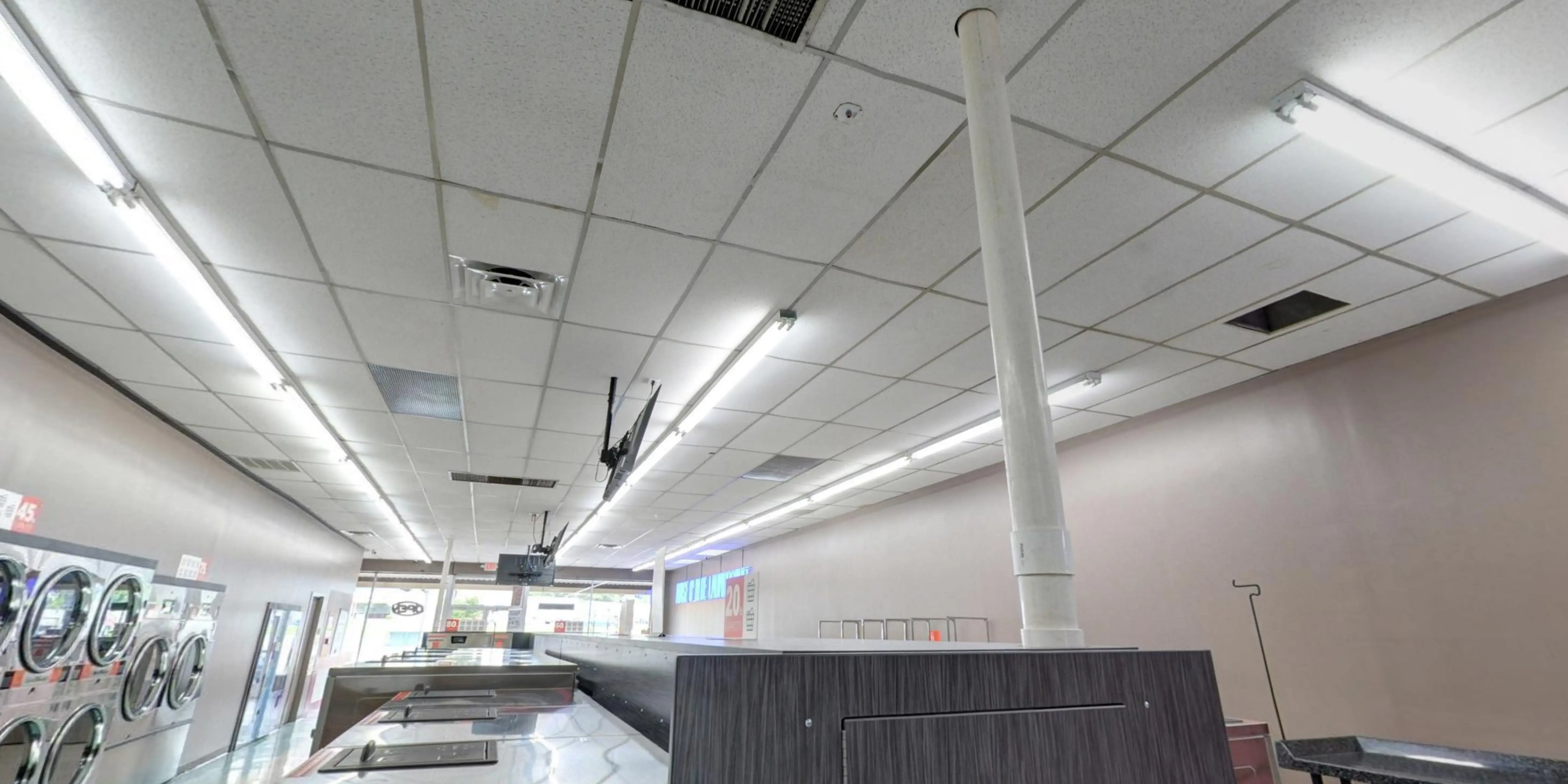 Forest Hills Rinse O' Blue Laundromat - Image 5