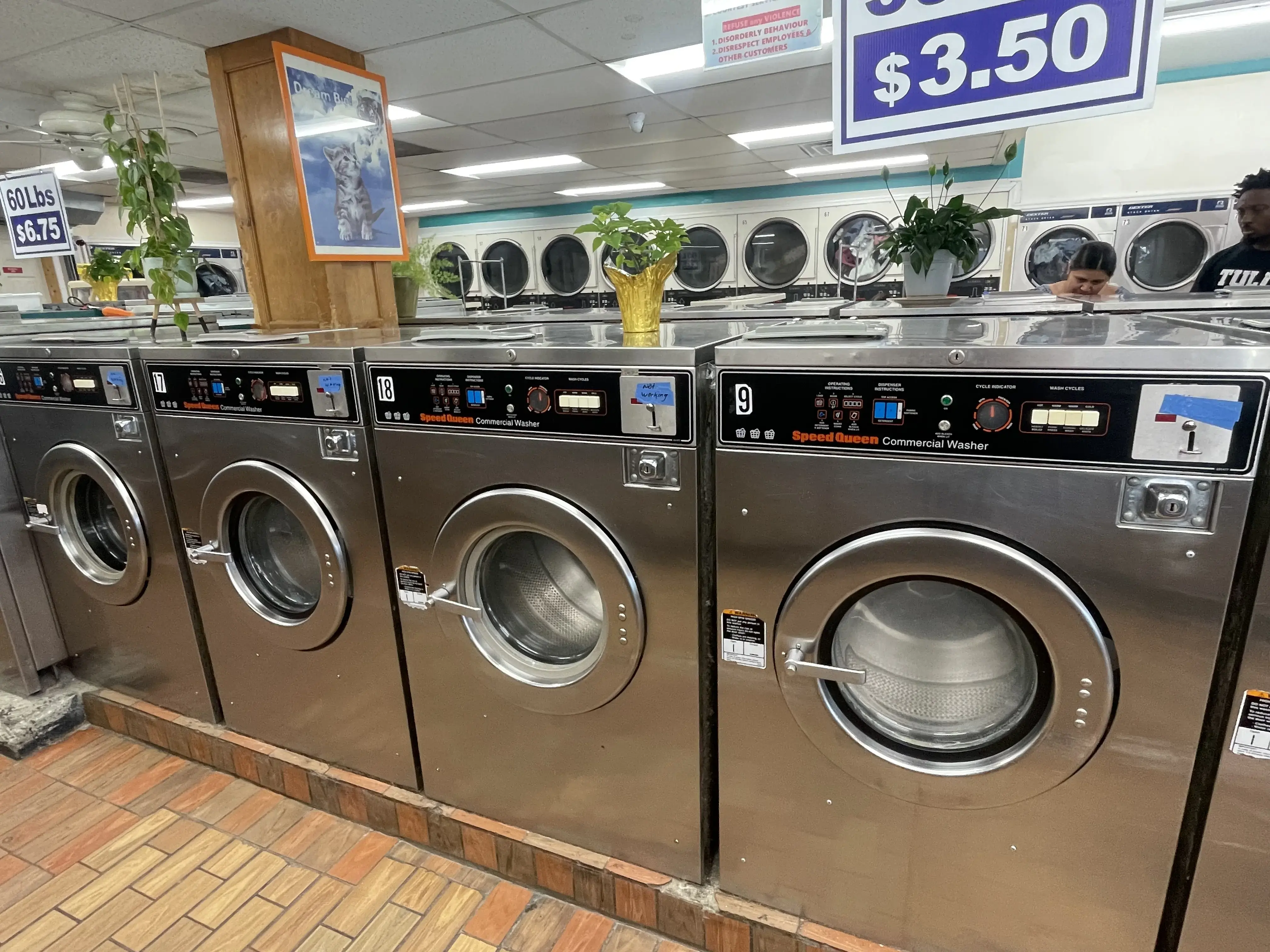 Forest Laundromat location