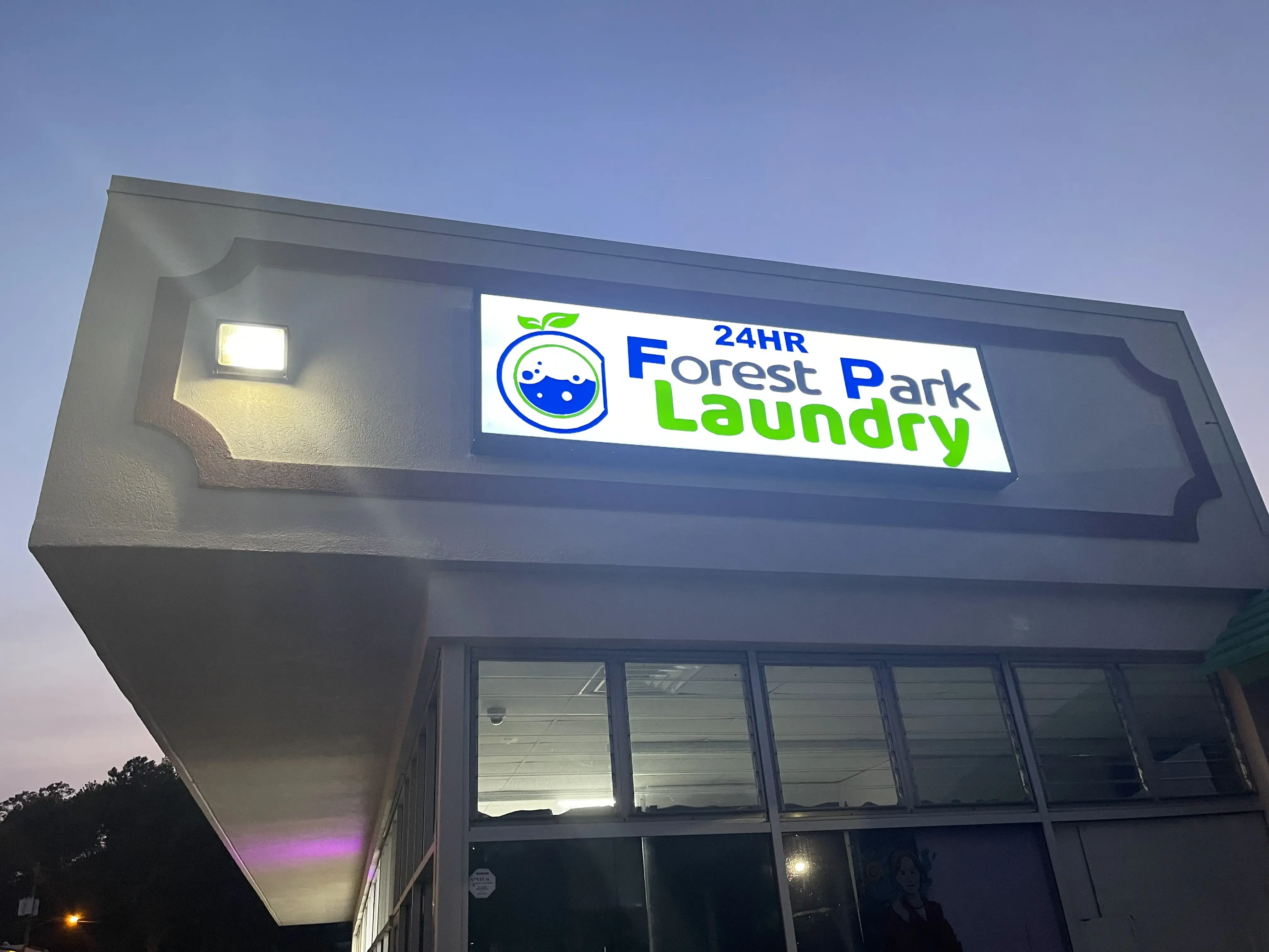 Forest Park Laundry Lavanderia 4843 Jonesboro Rd. - Image 12