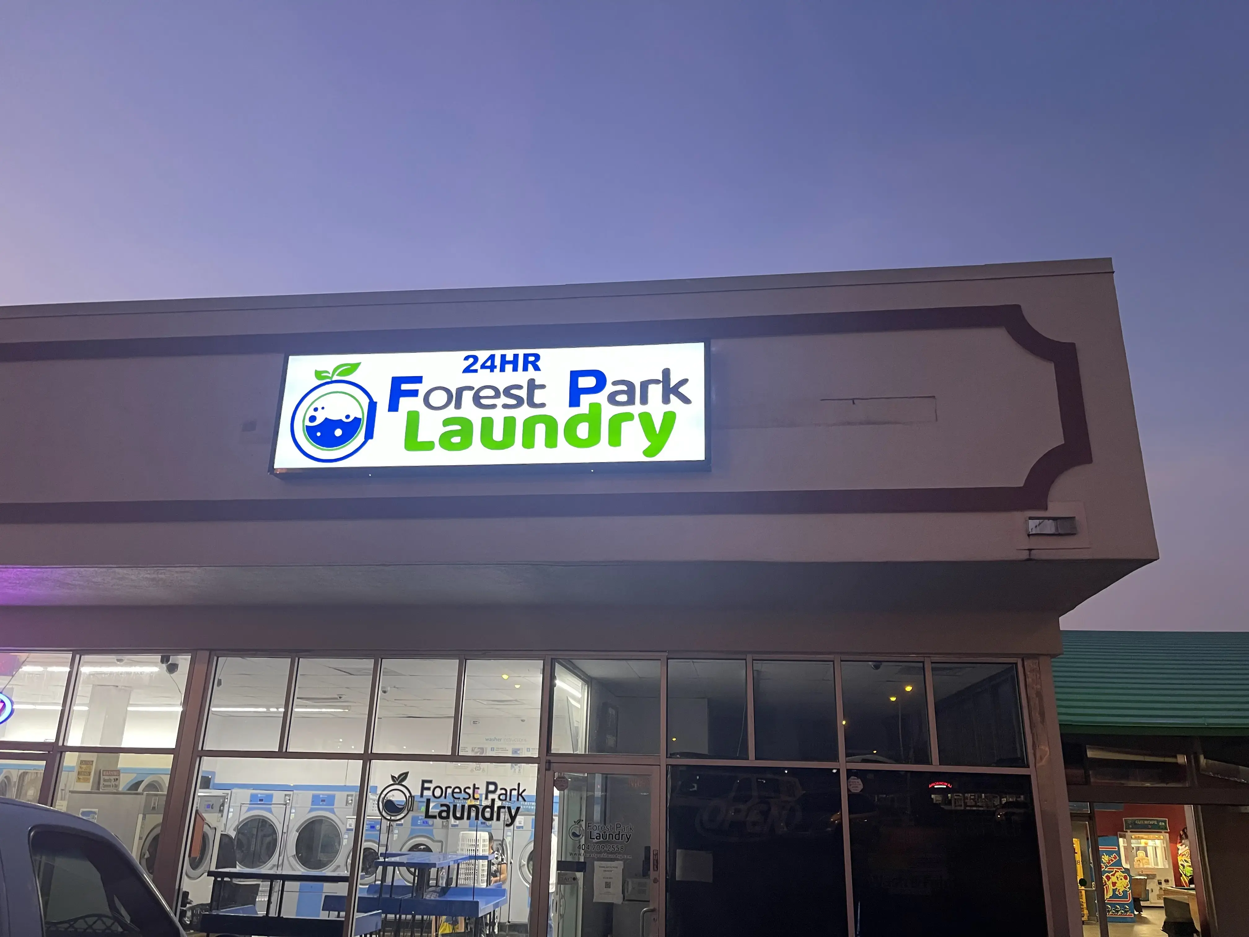 Forest Park Laundry Lavanderia 4843 Jonesboro Rd. - Image 3