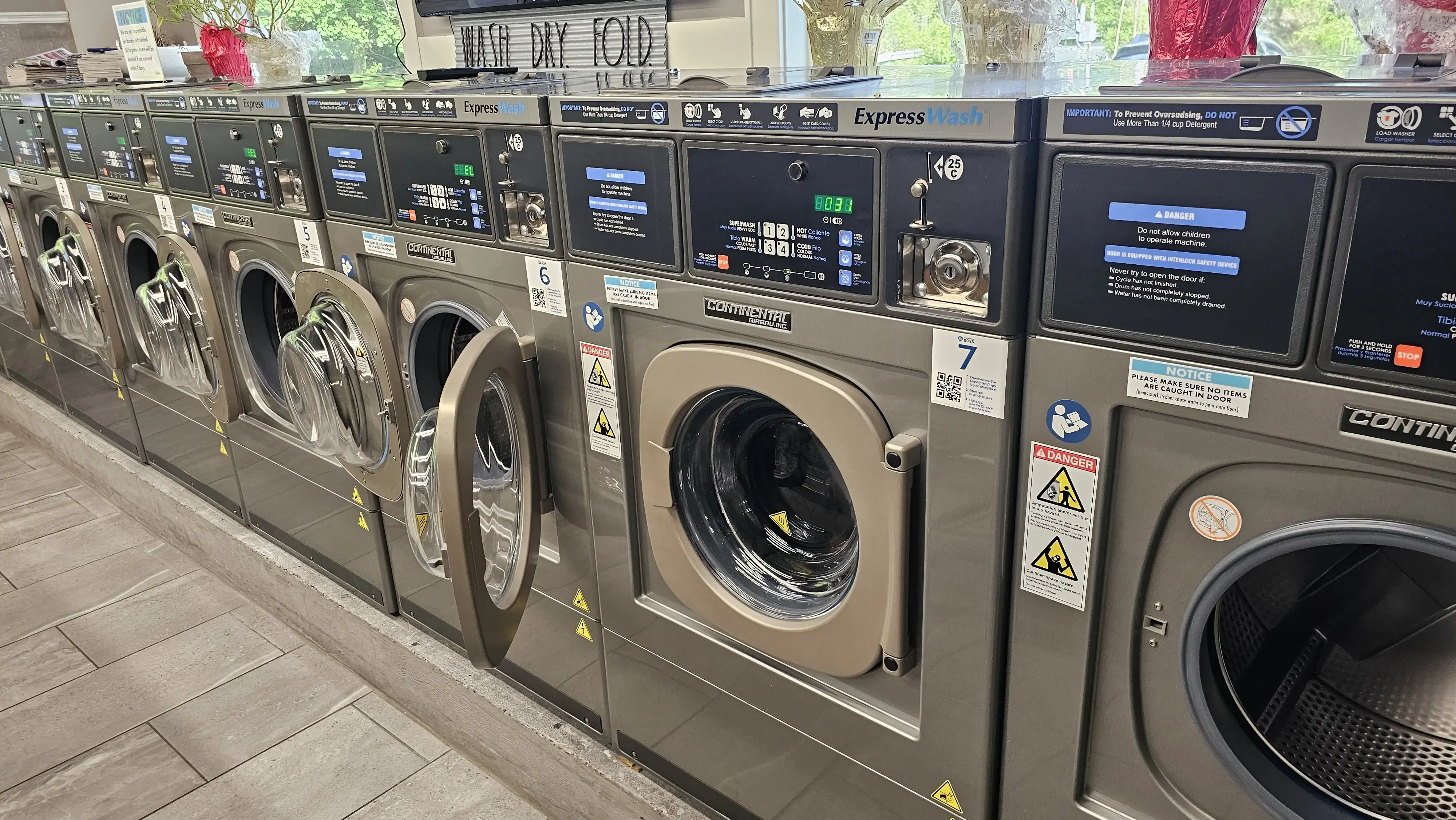 Forester Ave Express Laundry Center thumbnail 18