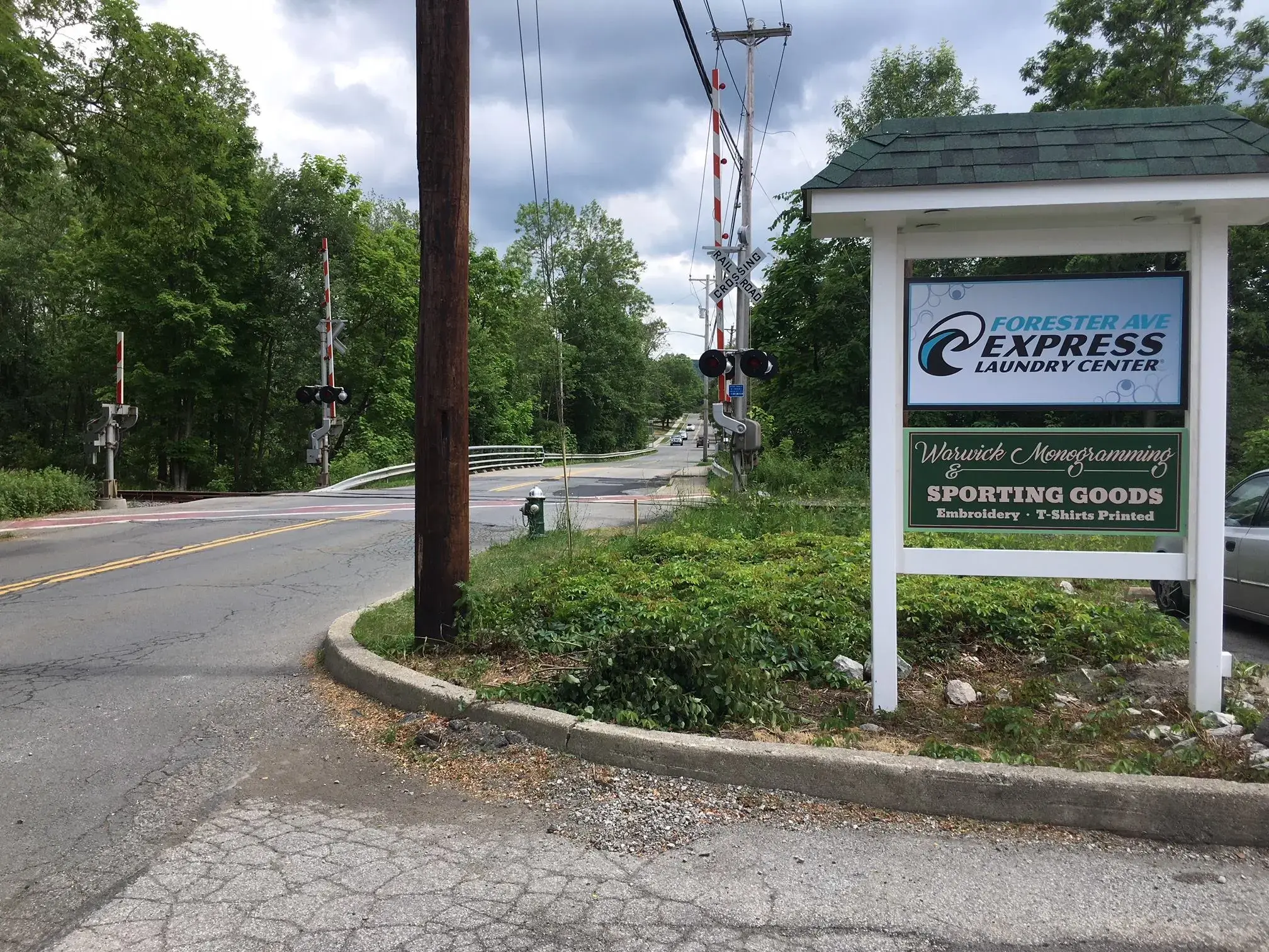 Forester Ave Express Laundry Center thumbnail 9