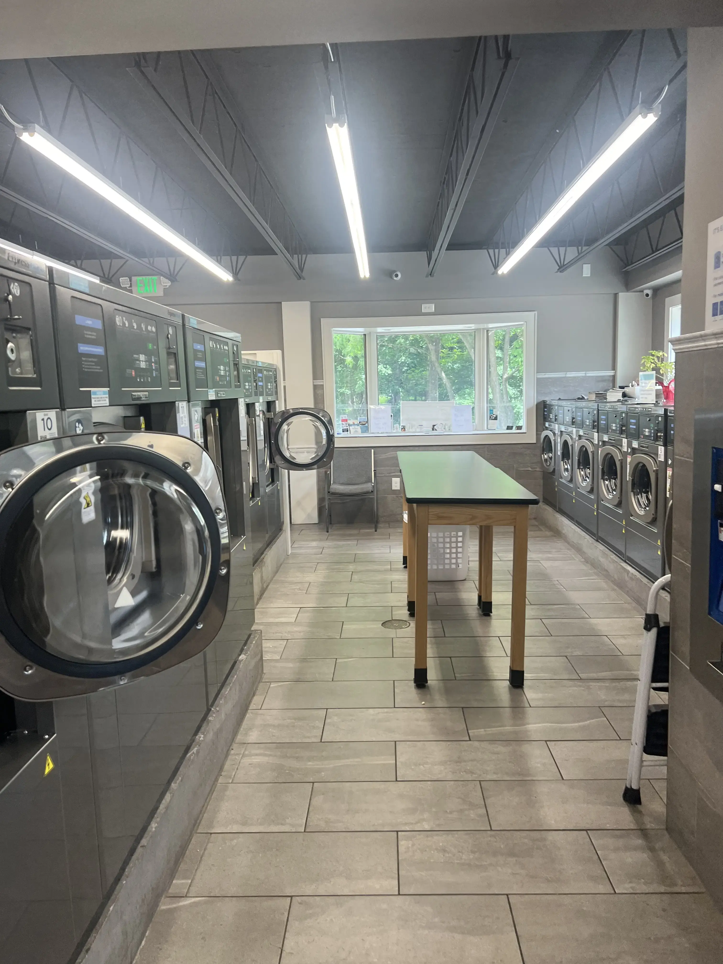 Forester Ave Express Laundry Center thumbnail 3