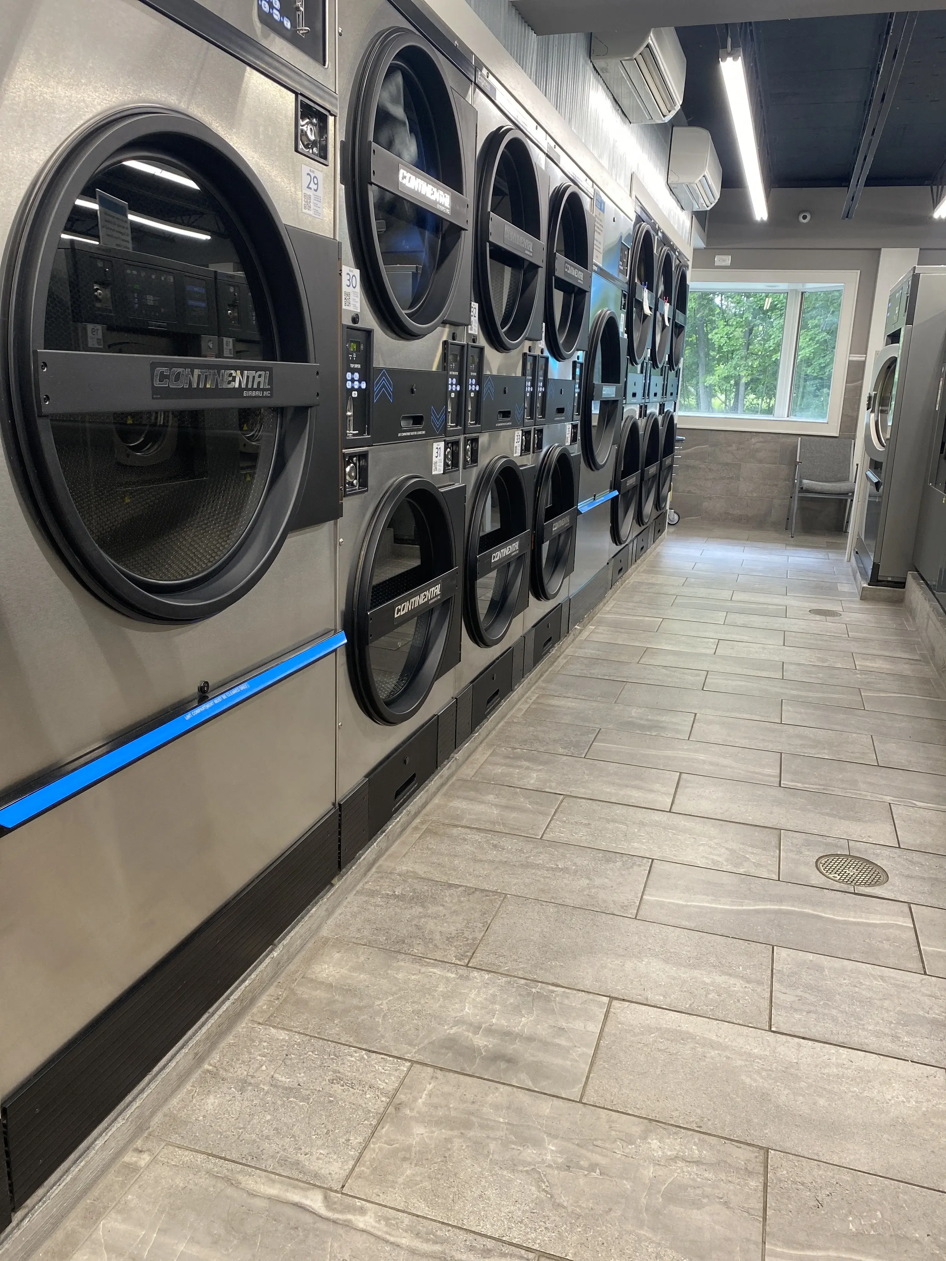 Forester Ave Express Laundry Center - Image 7