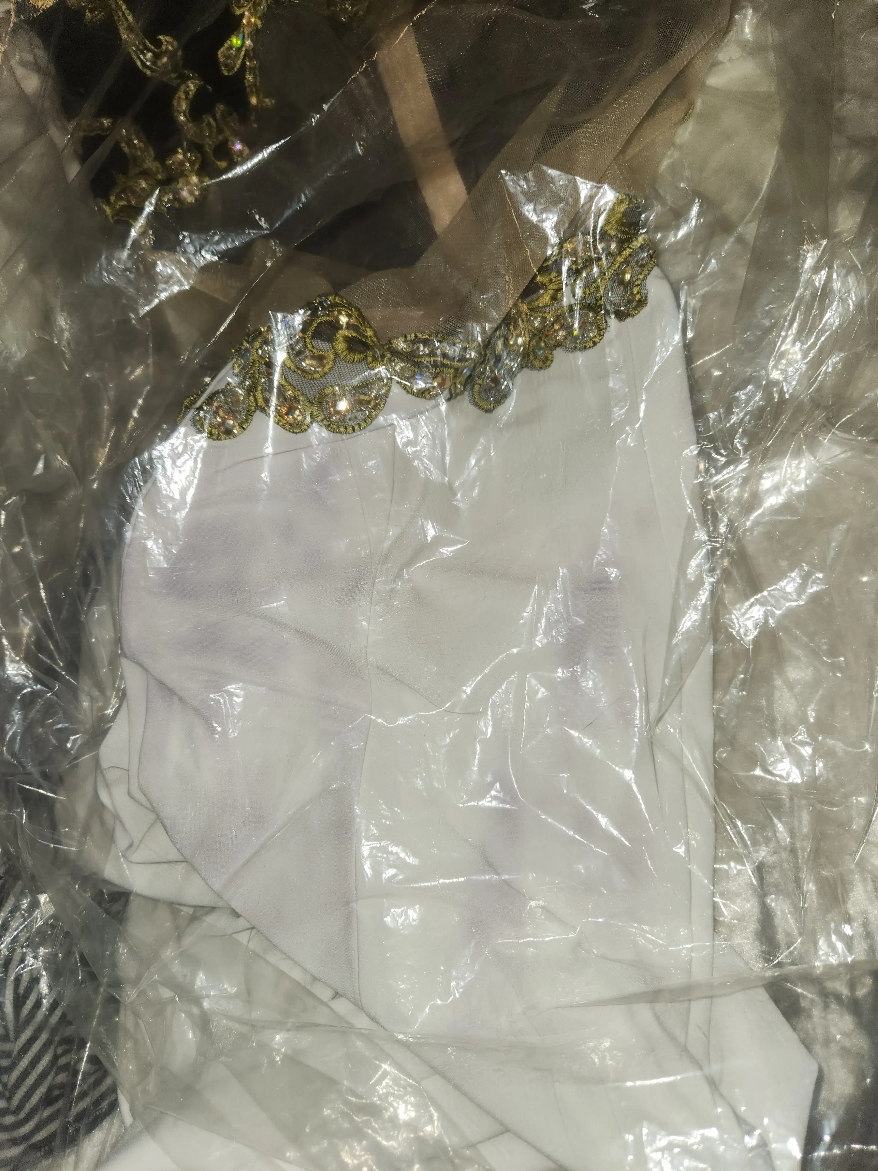 Four Seasons Dry Cleaners - Image 13