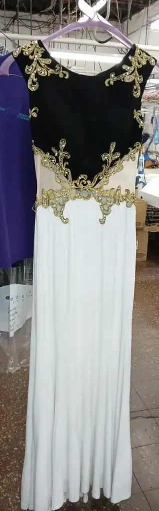 Four Seasons Dry Cleaners - Image 18