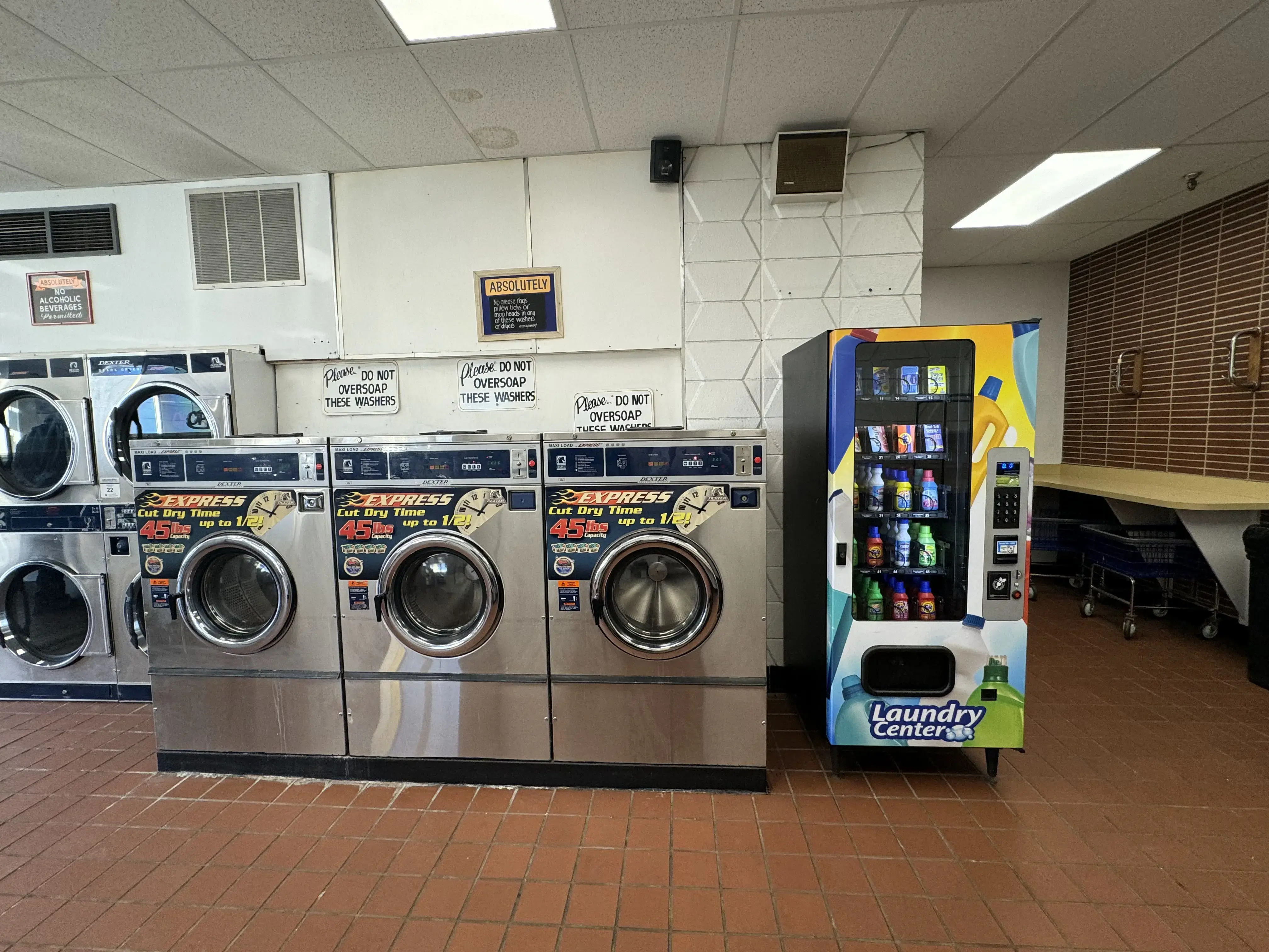 Fox Cleaners and Laundromat thumbnail 16