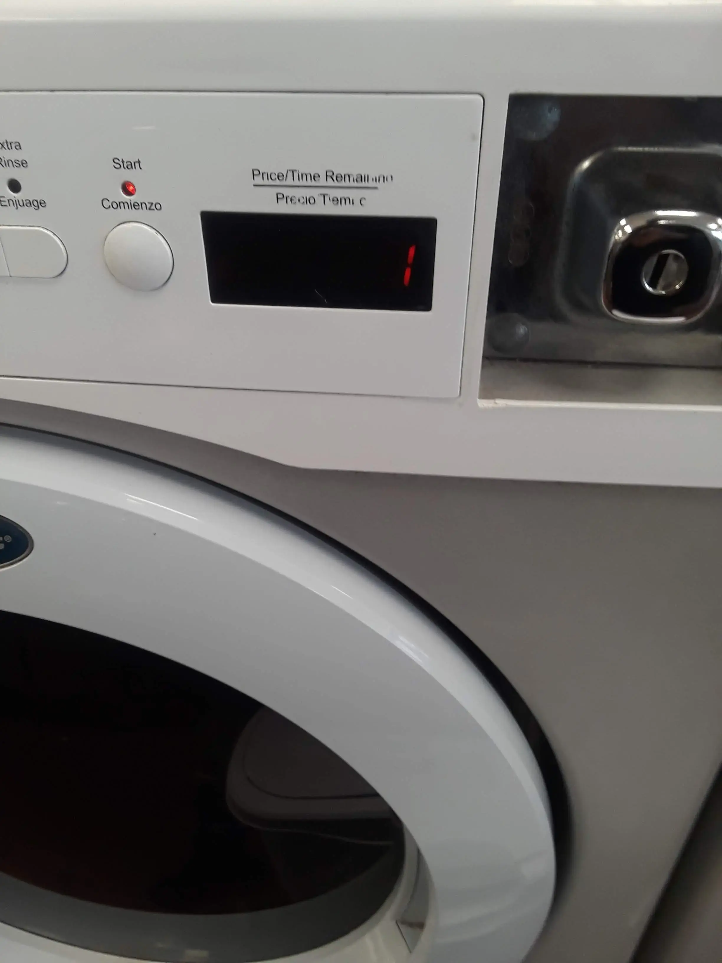 Fox Cleaners and Laundromat thumbnail 4