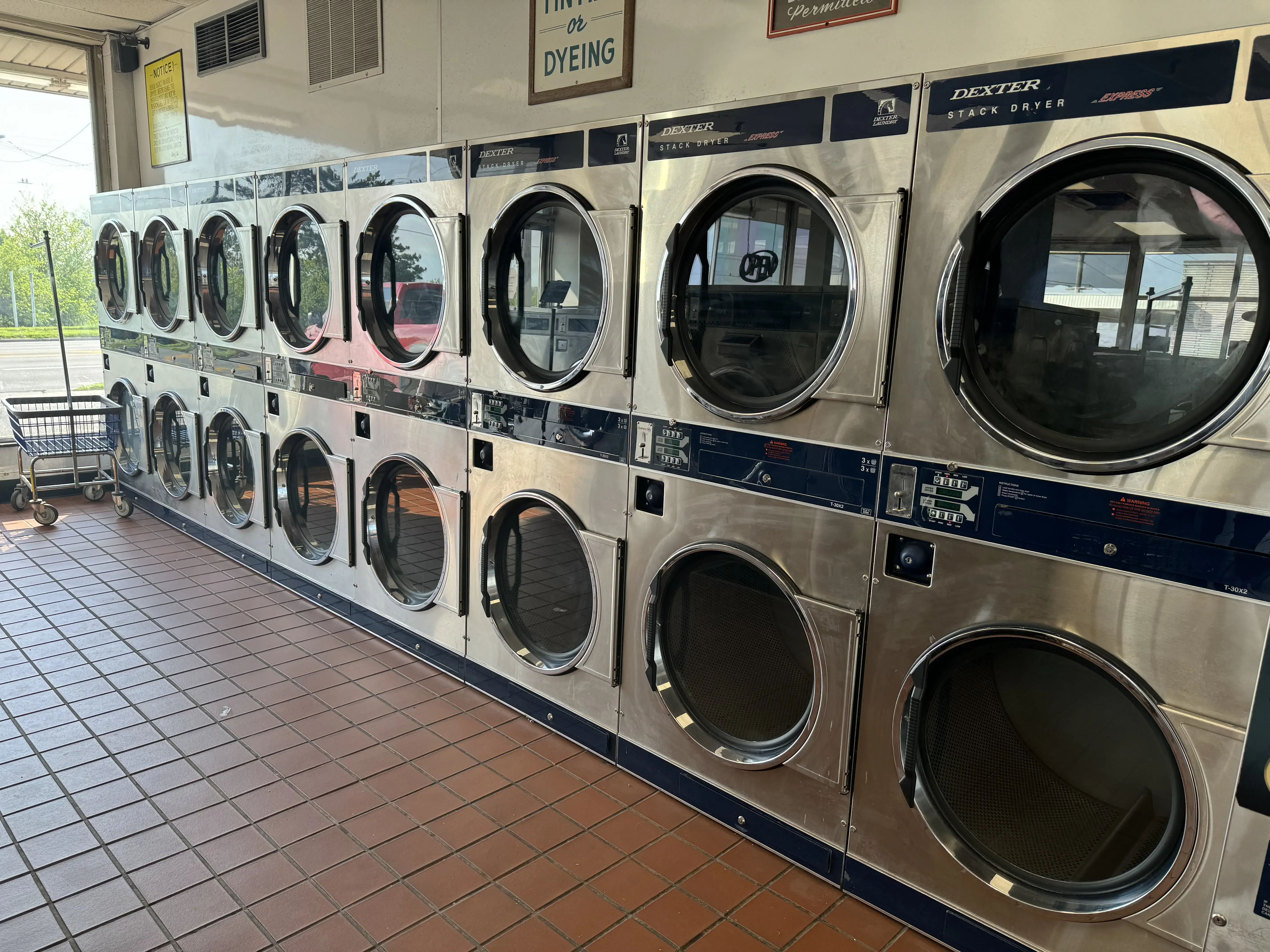 Fox Cleaners and Laundromat thumbnail 17