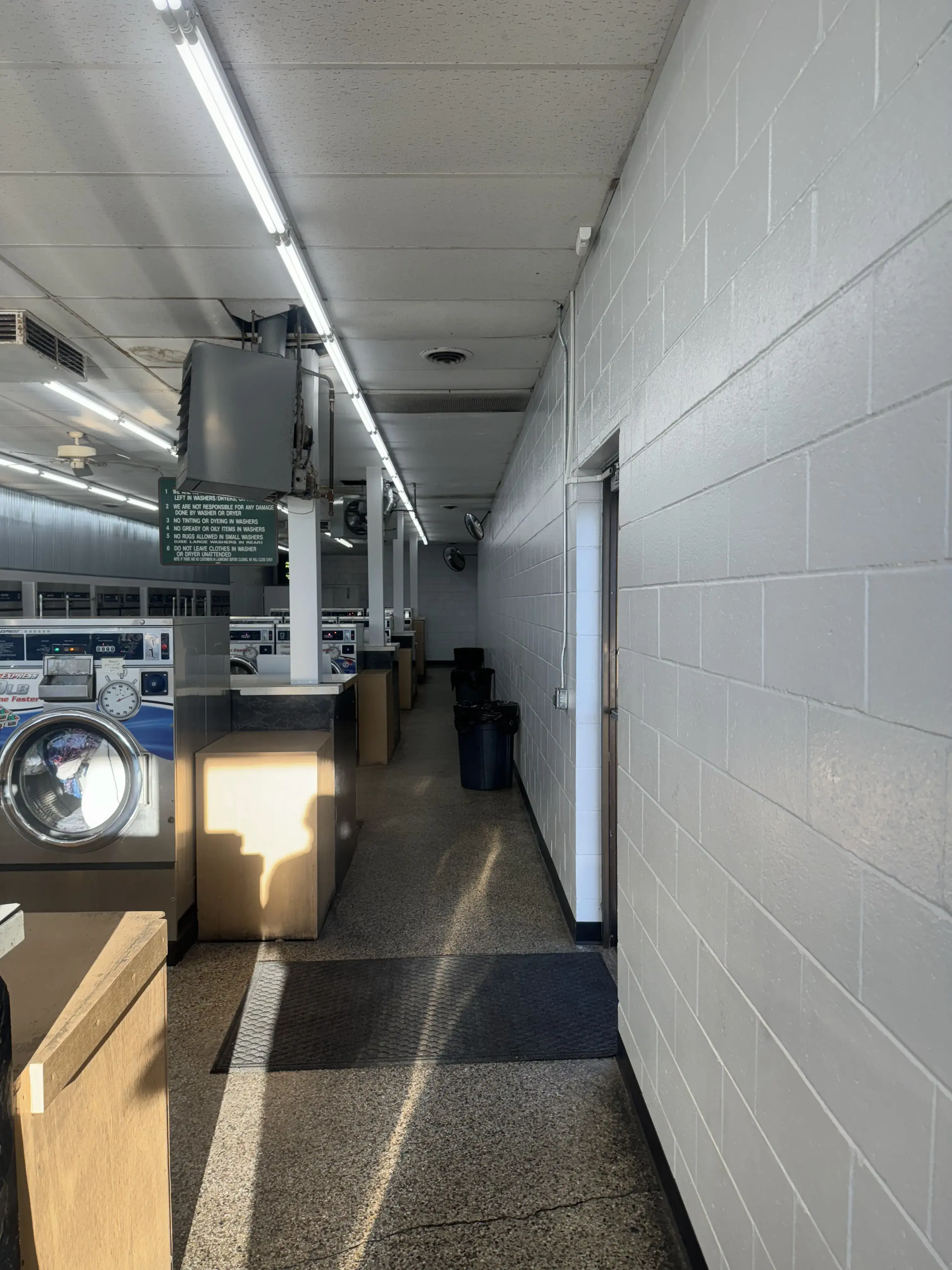 Fox Cleaners and Laundromat thumbnail 3