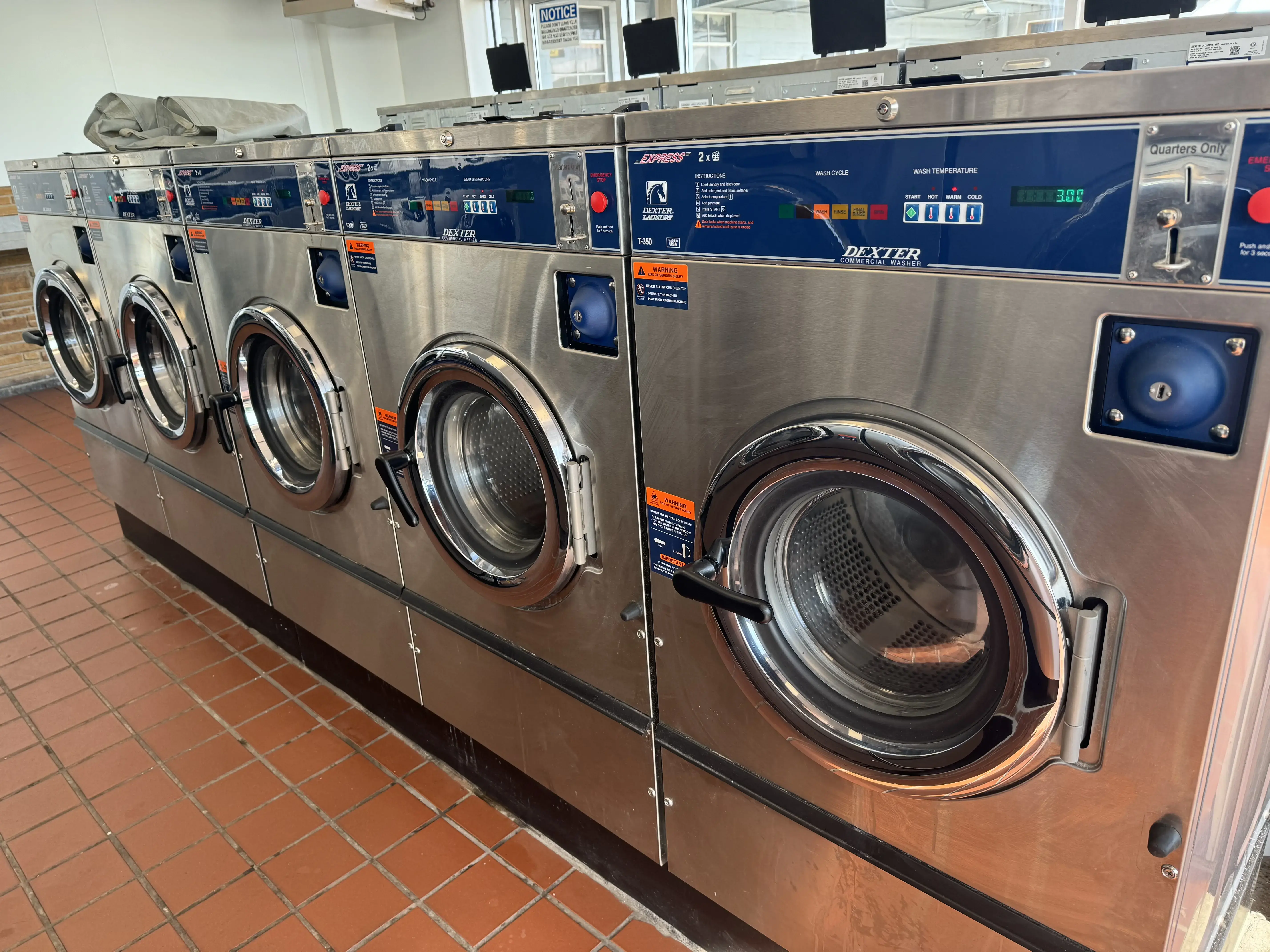 Fox Cleaners and Laundromat - Image 20