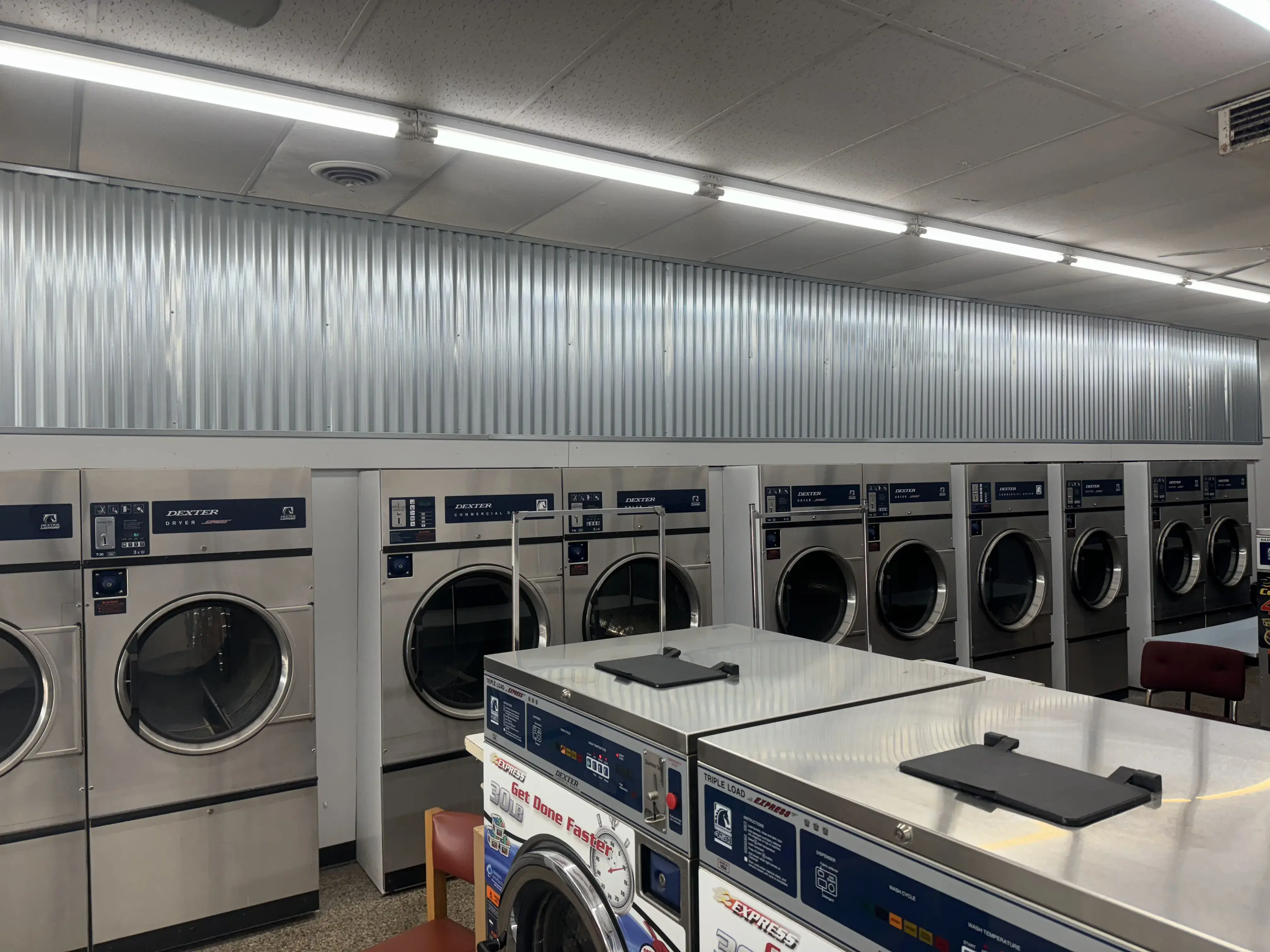 Fox Cleaners and Laundromat - Image 7
