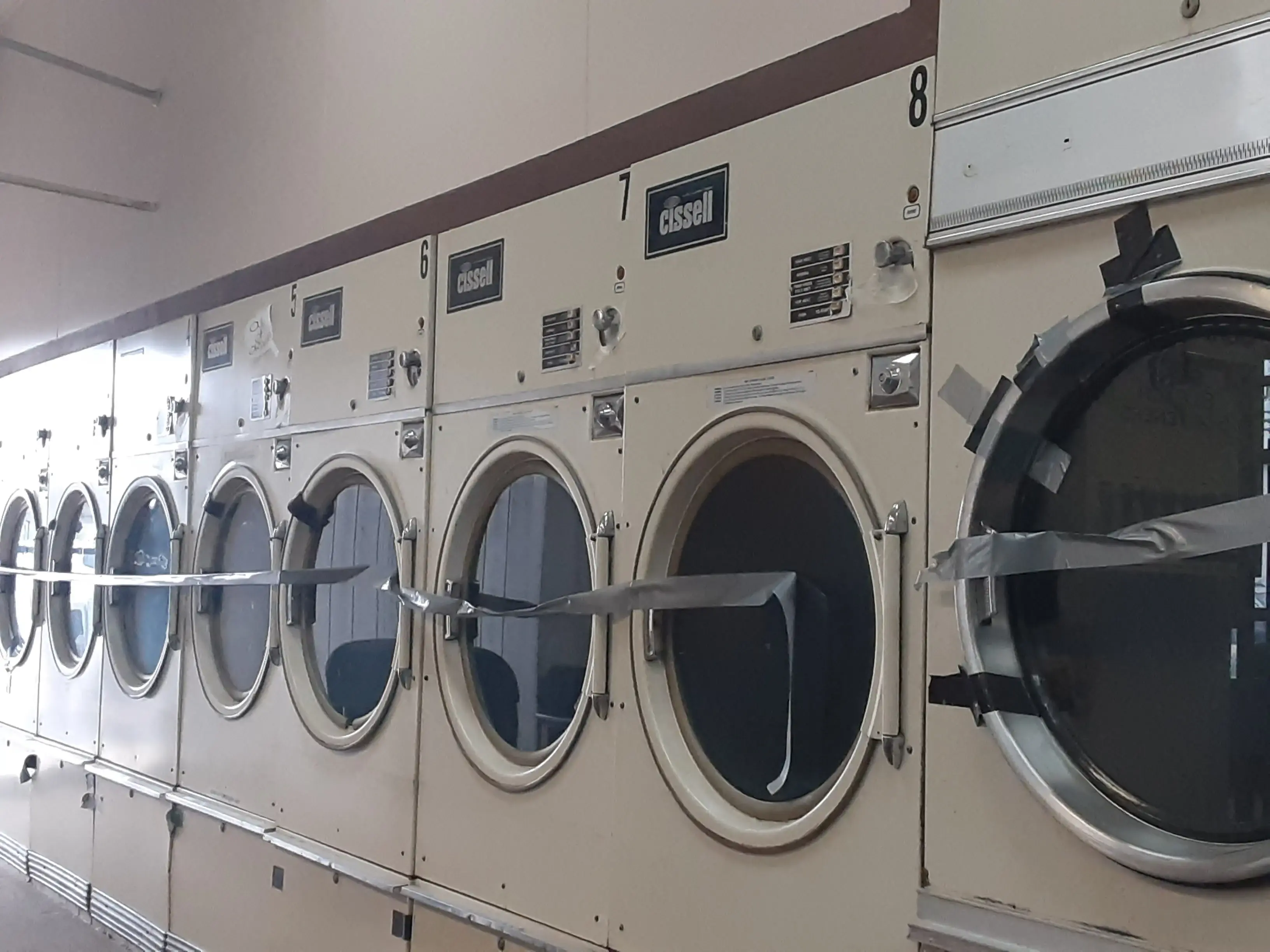 Fox Cleaners and Laundromat thumbnail 8