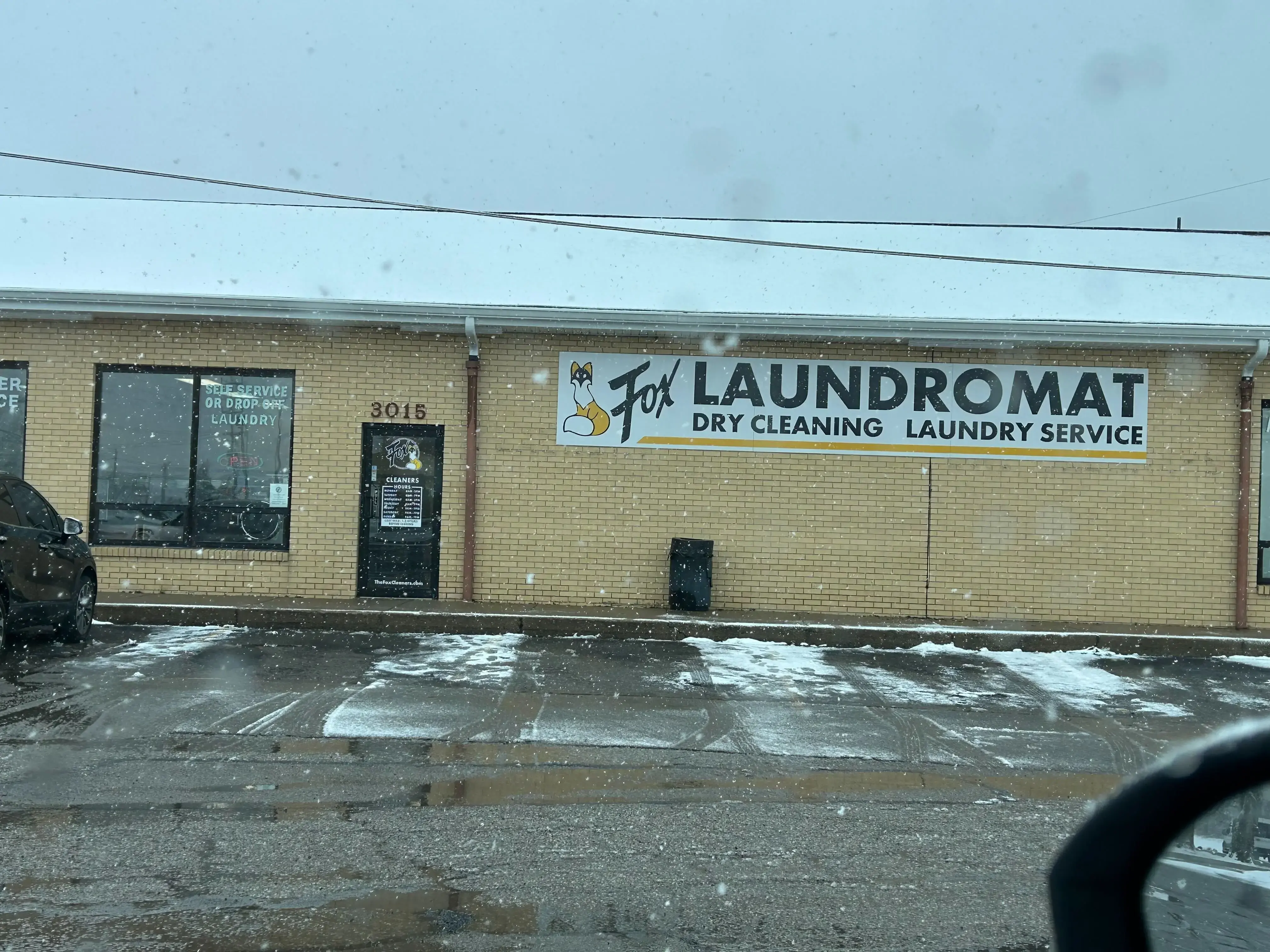 Fox Cleaners and Laundromat - Image 2