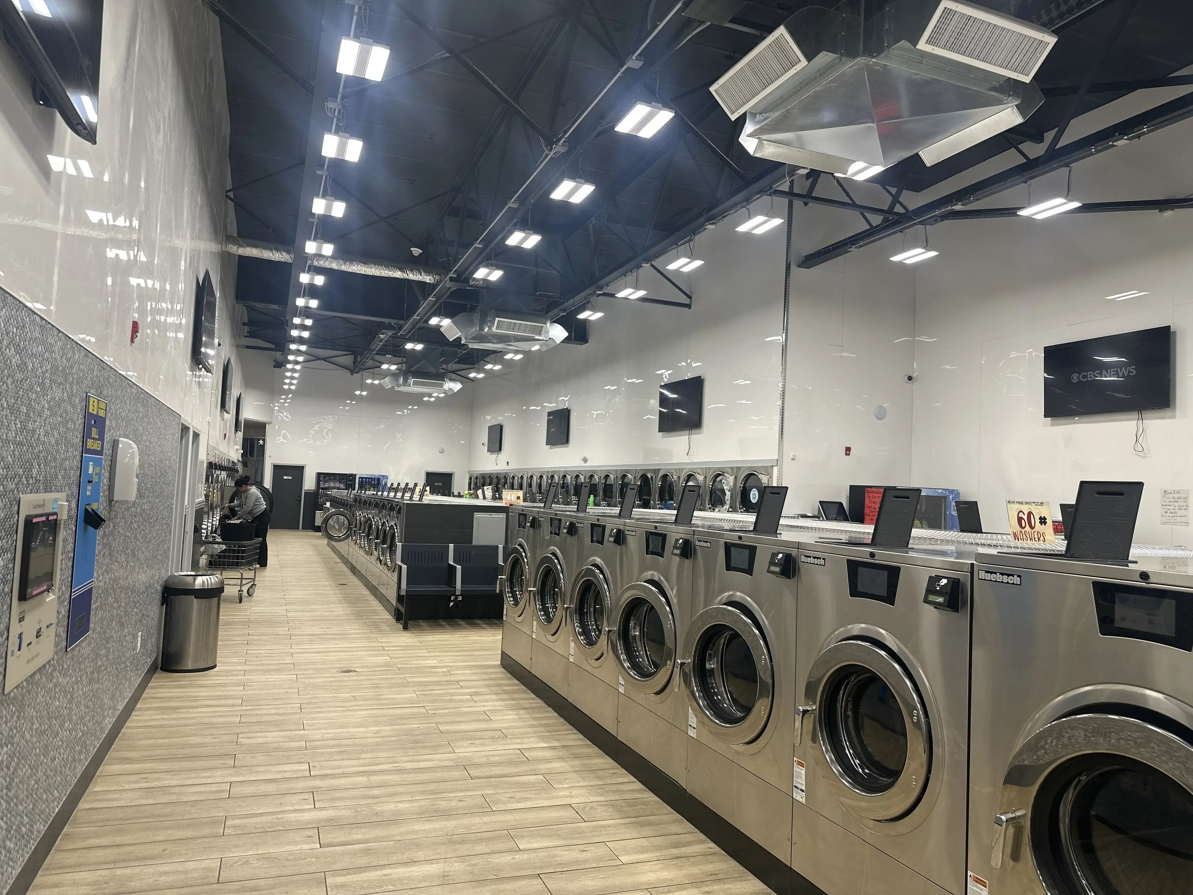 Frankford- Mayfair Laundry Zone thumbnail 3