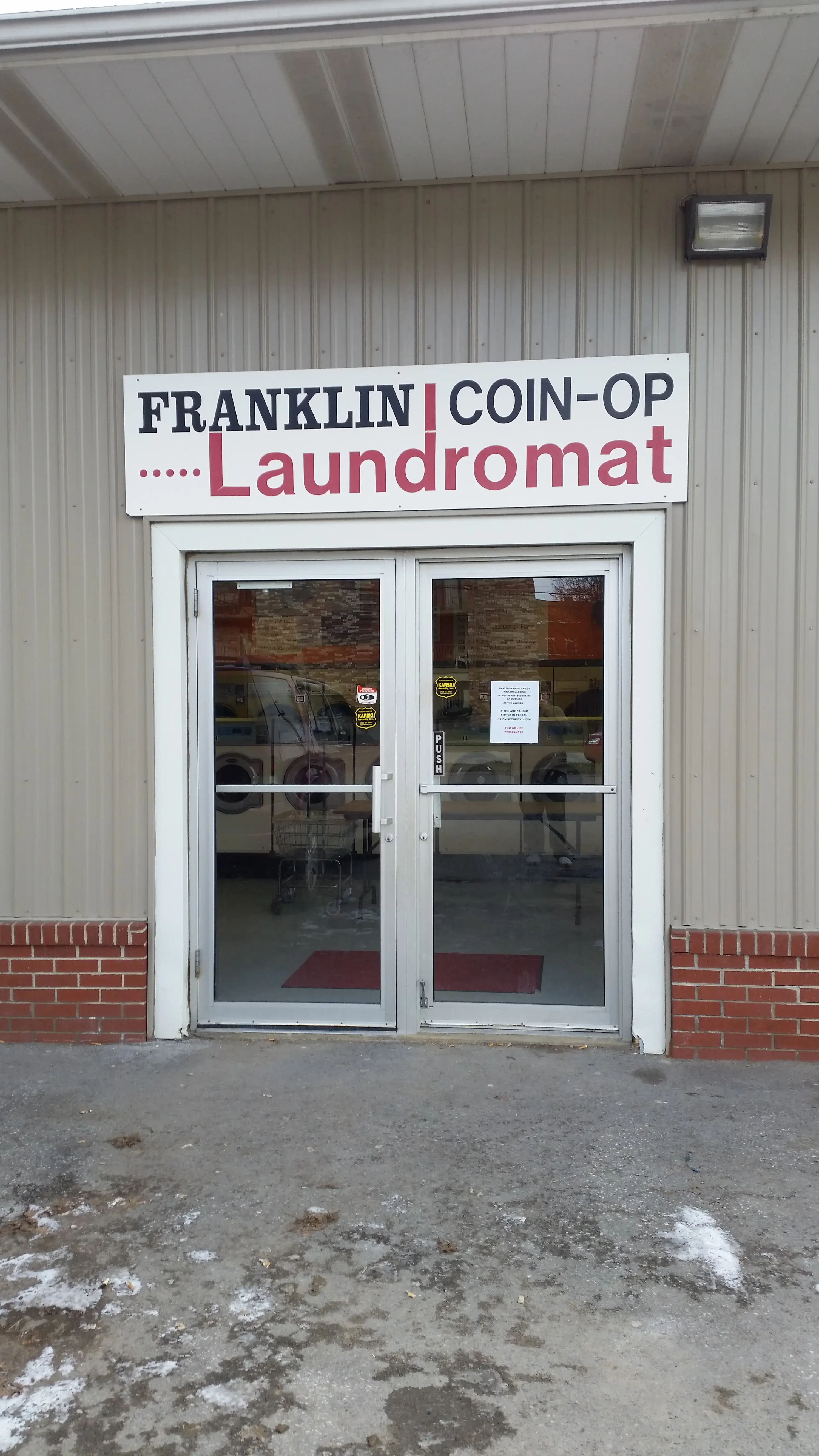 Franklin Coin-Op Laundromat thumbnail 4