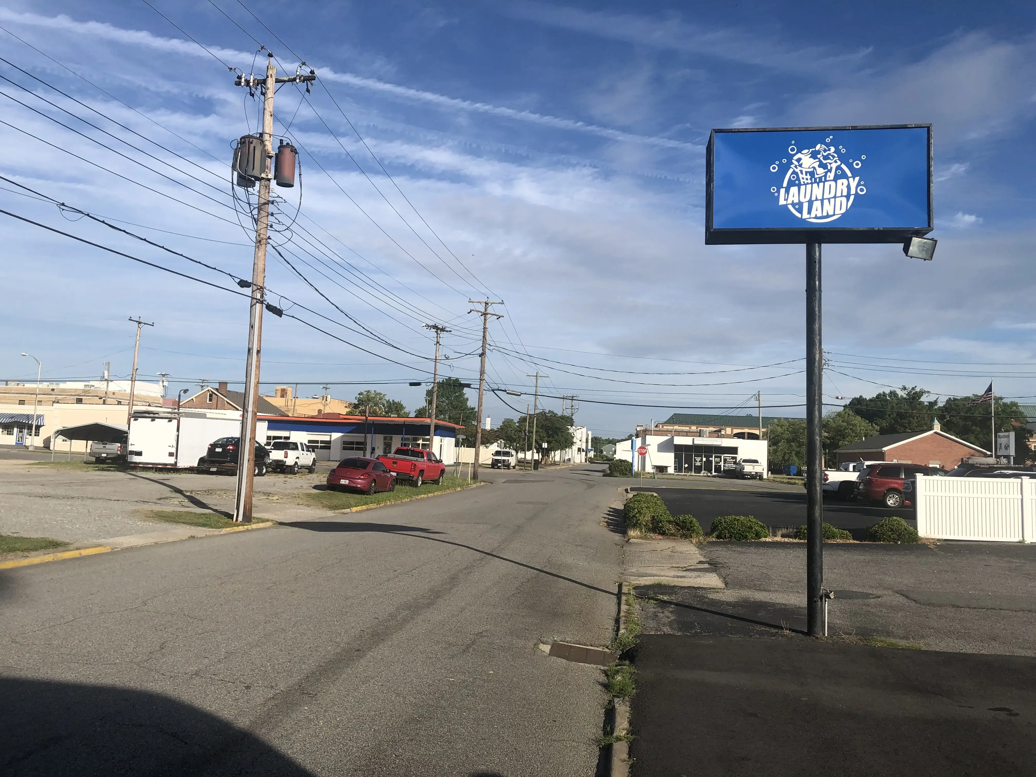 Franklin-West Laundry Land Laundromat thumbnail 18