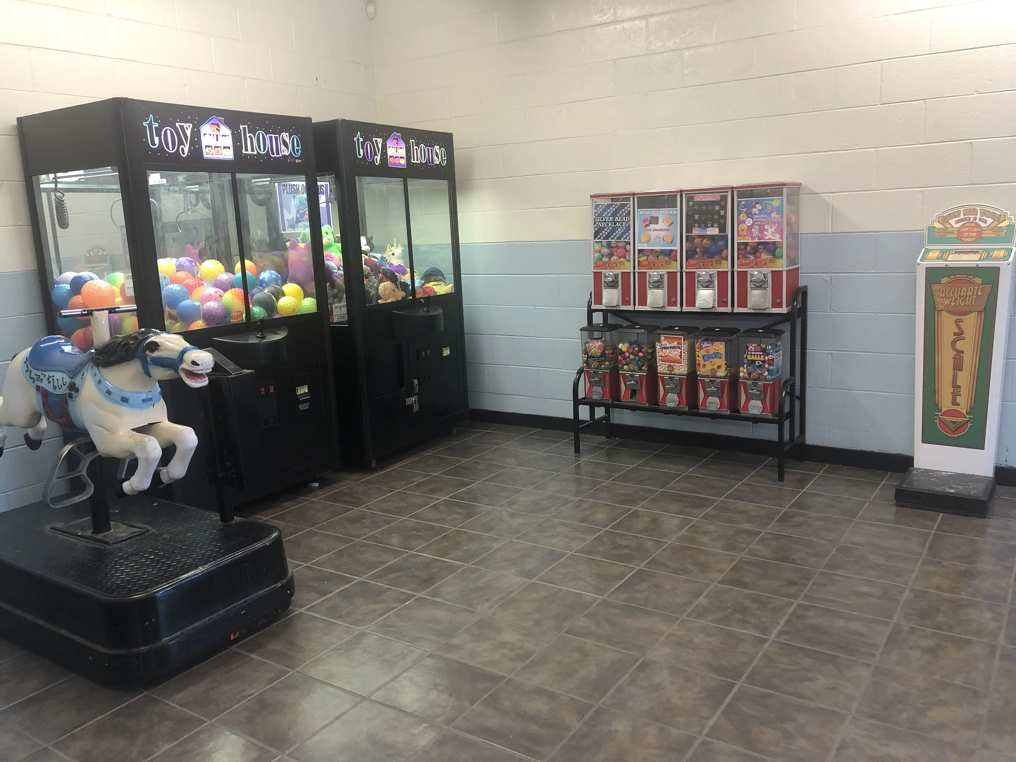 Franklin-West Laundry Land Laundromat thumbnail 8