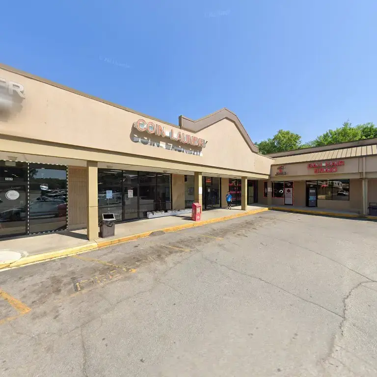 Frank's Coin Laundry - Image 9