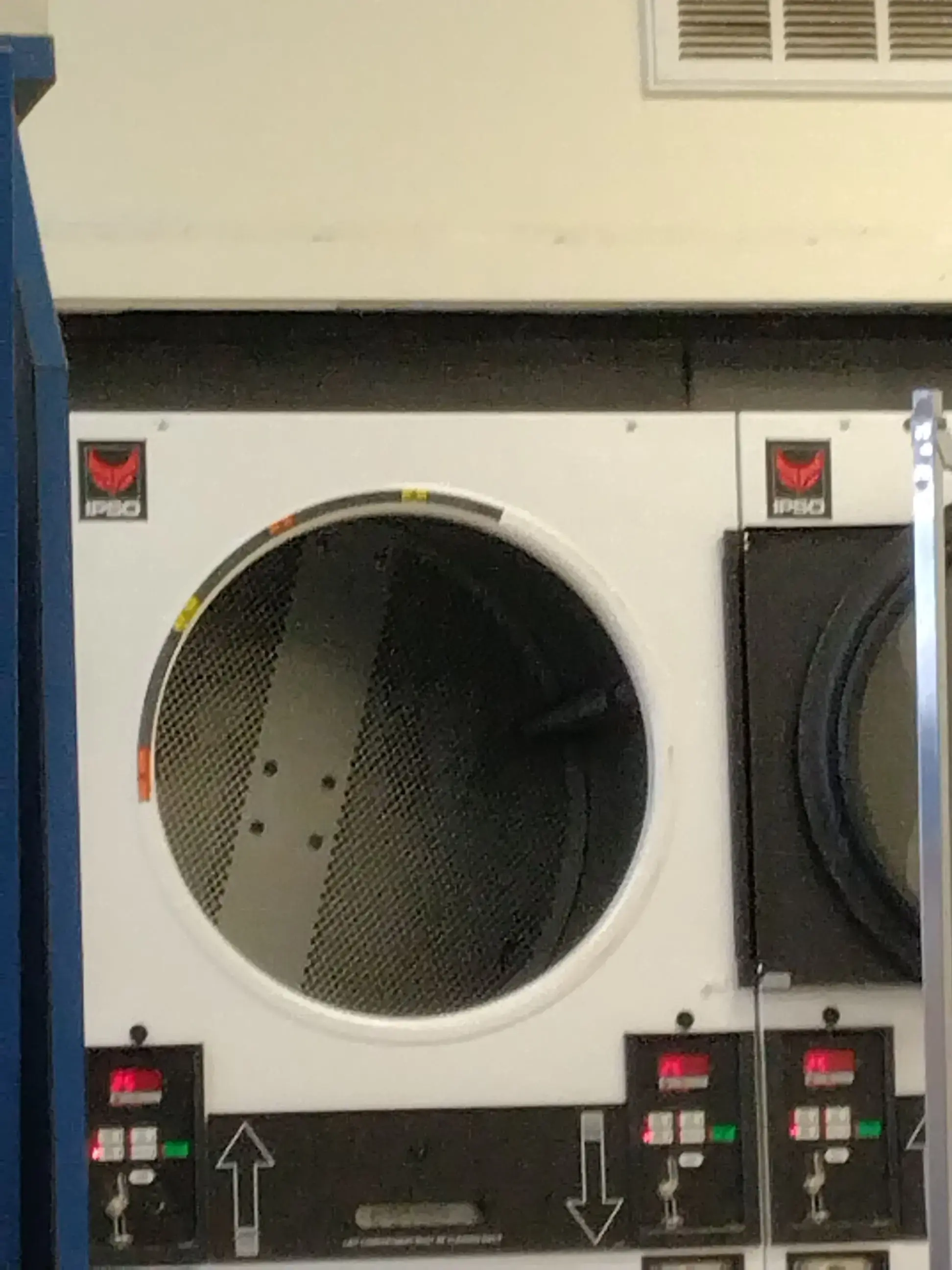 Frank's Coin Laundry - Image 7