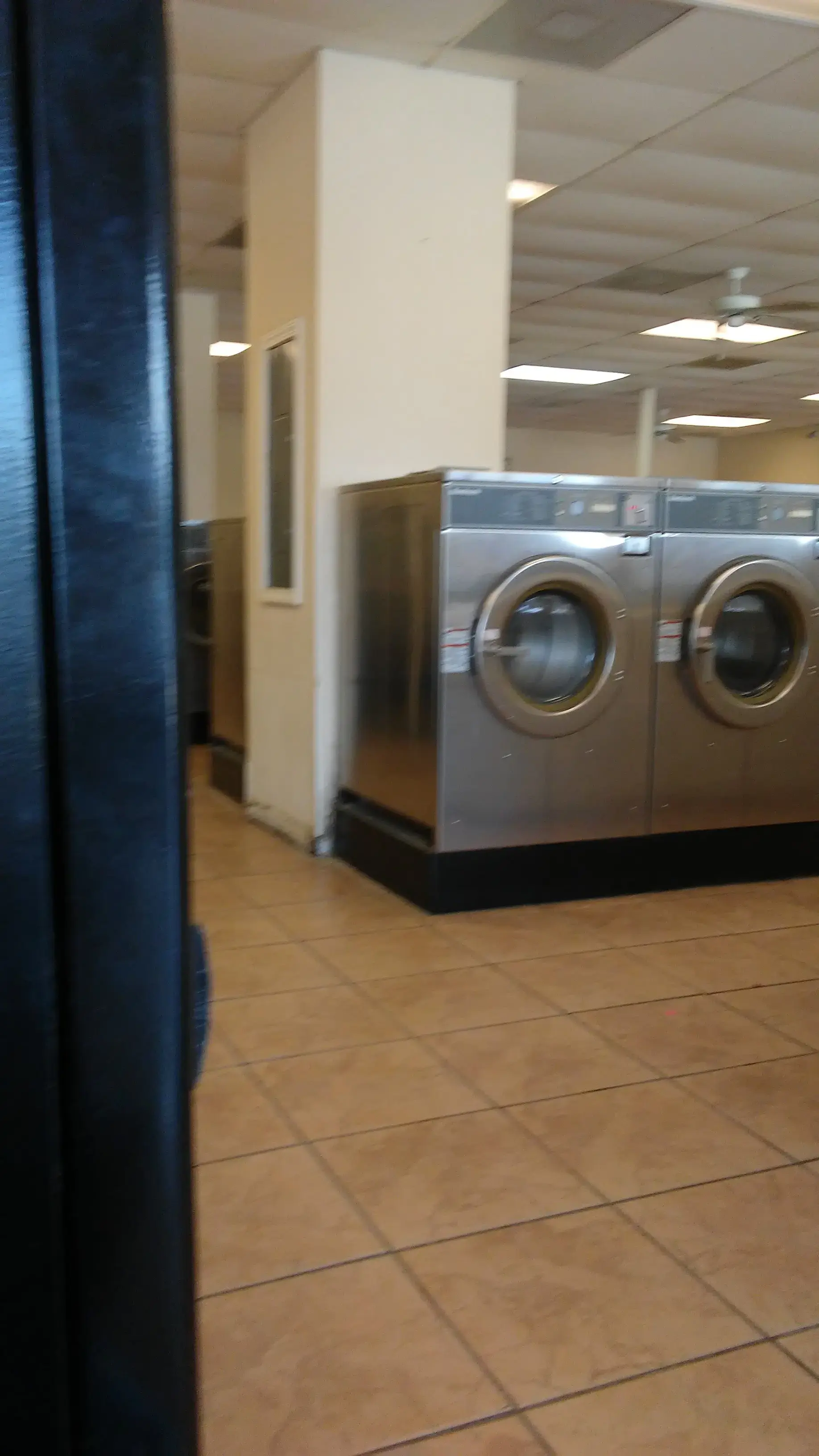 Franz Washateria And Cleaners - Image 15