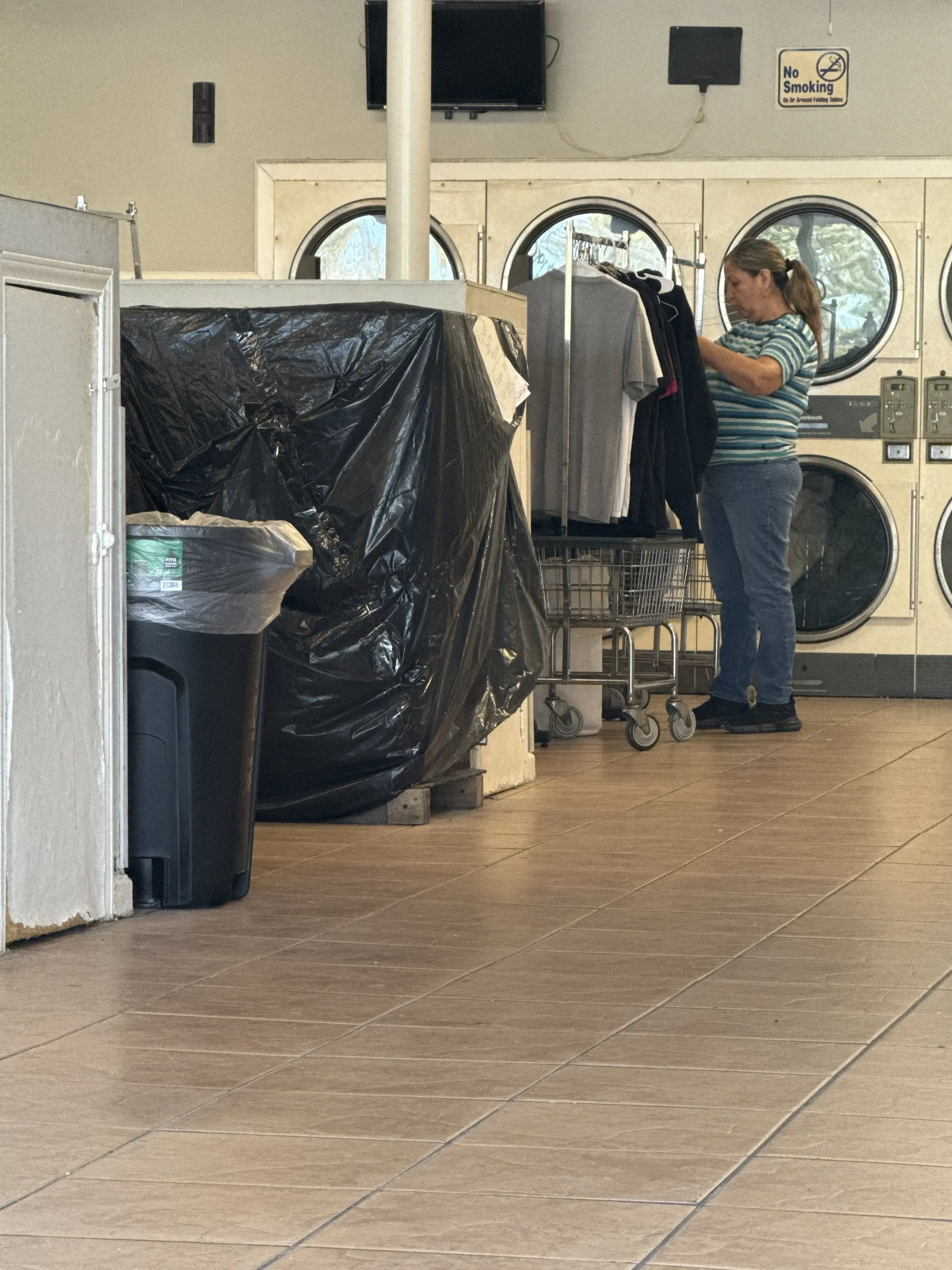 Franz Washateria And Cleaners thumbnail 13