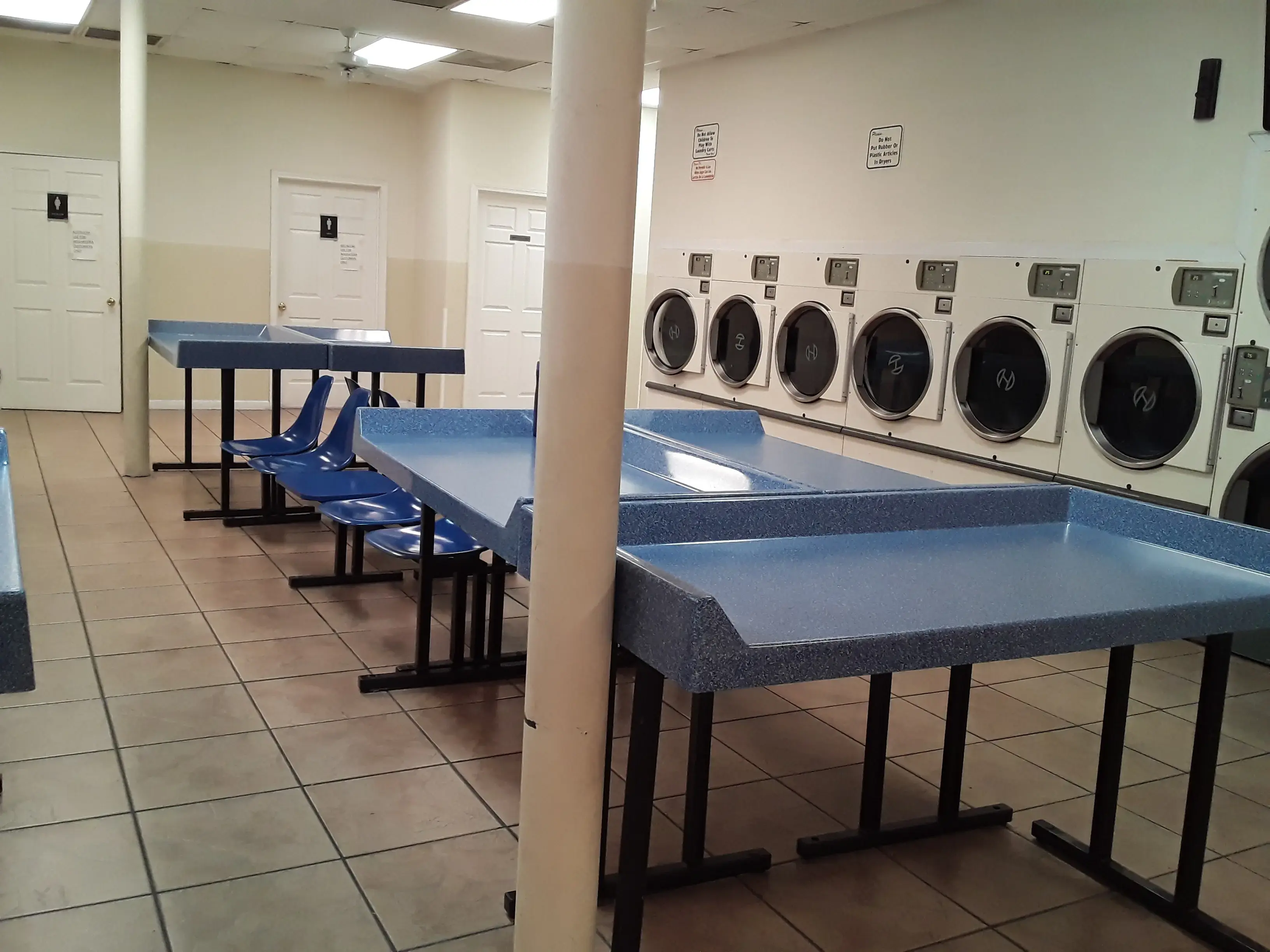 Franz Washateria And Cleaners thumbnail 11